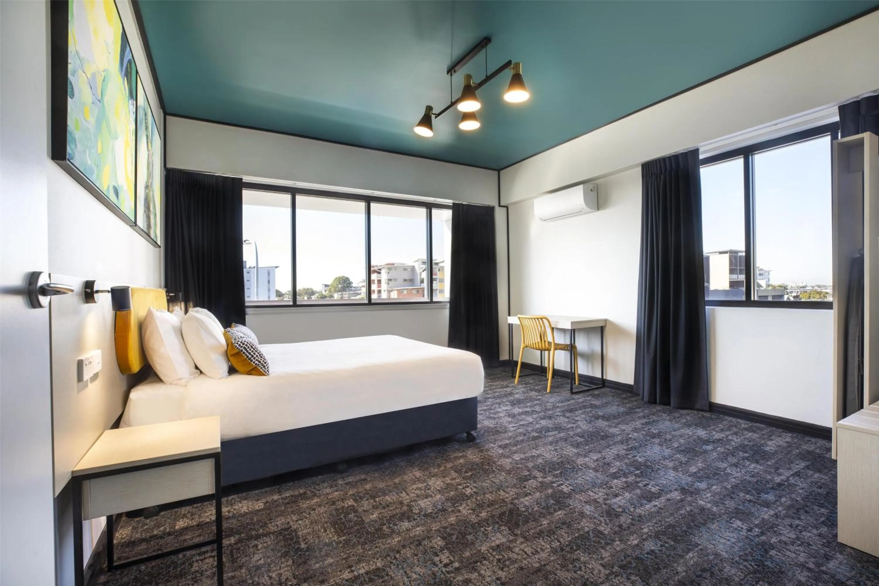 Bedroom, Bed in Nightcap at Prince of Wales Hotel