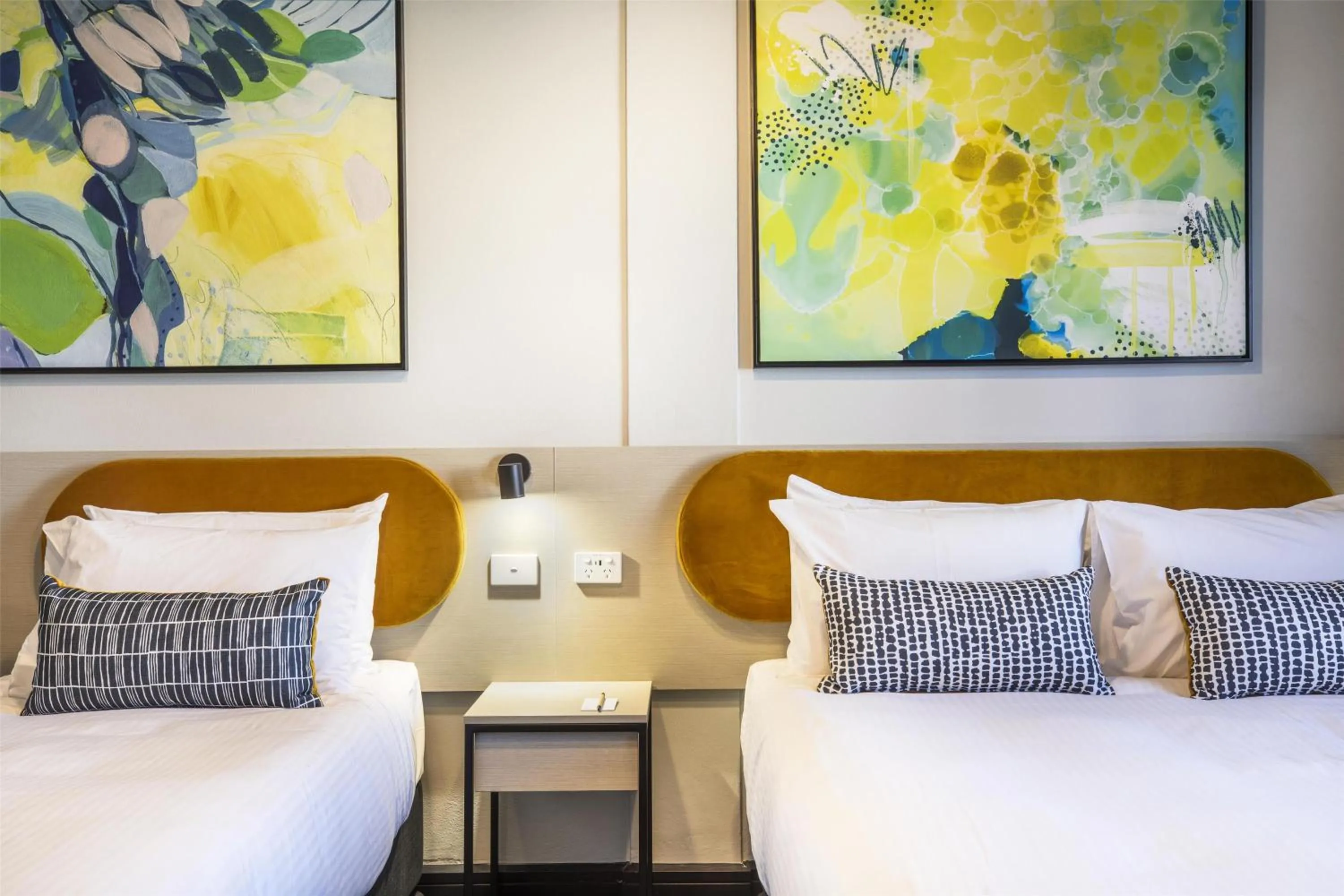 Bedroom, Bed in Nightcap at Prince of Wales Hotel