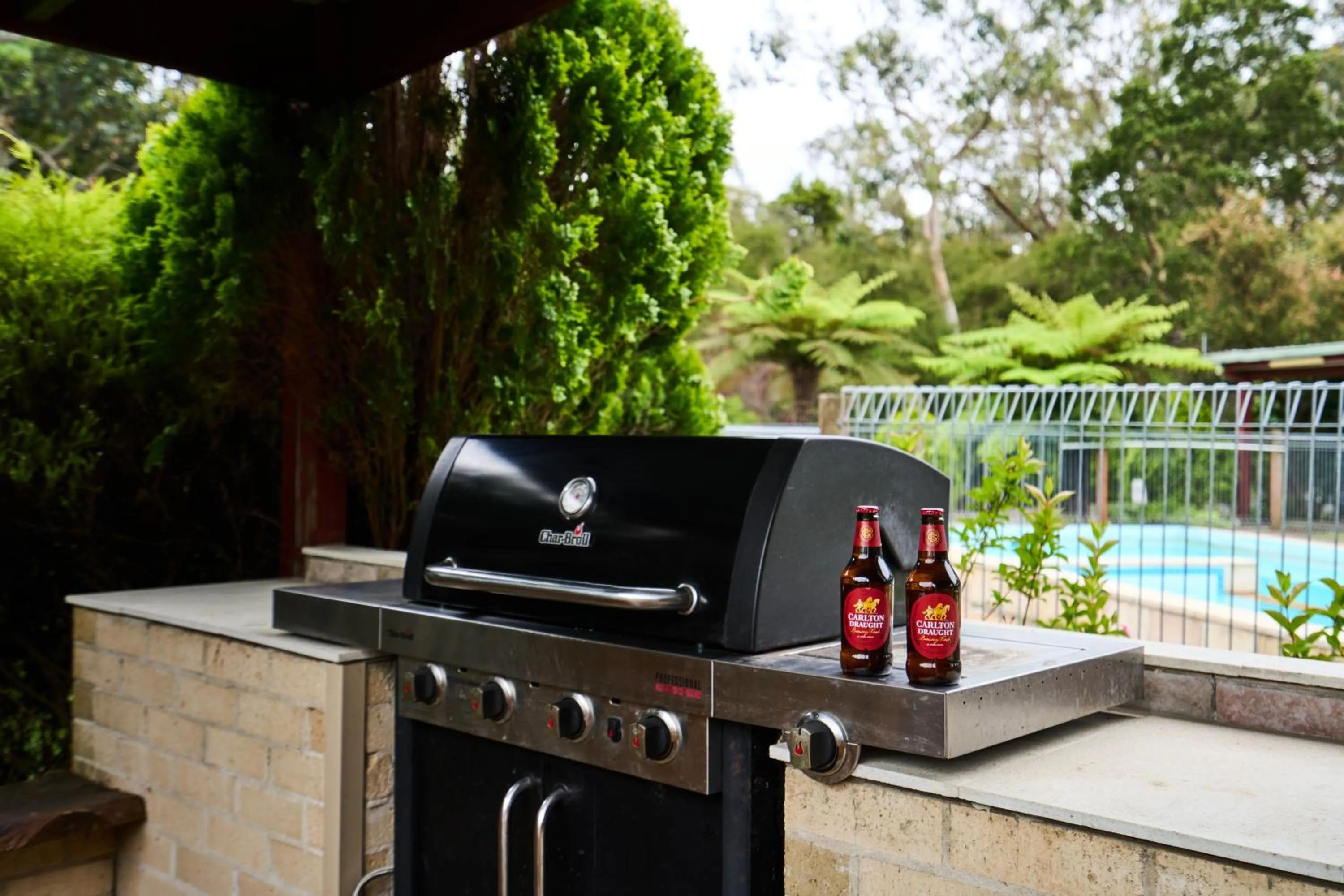 BBQ facilities in Sanctuary House Resort Motel
