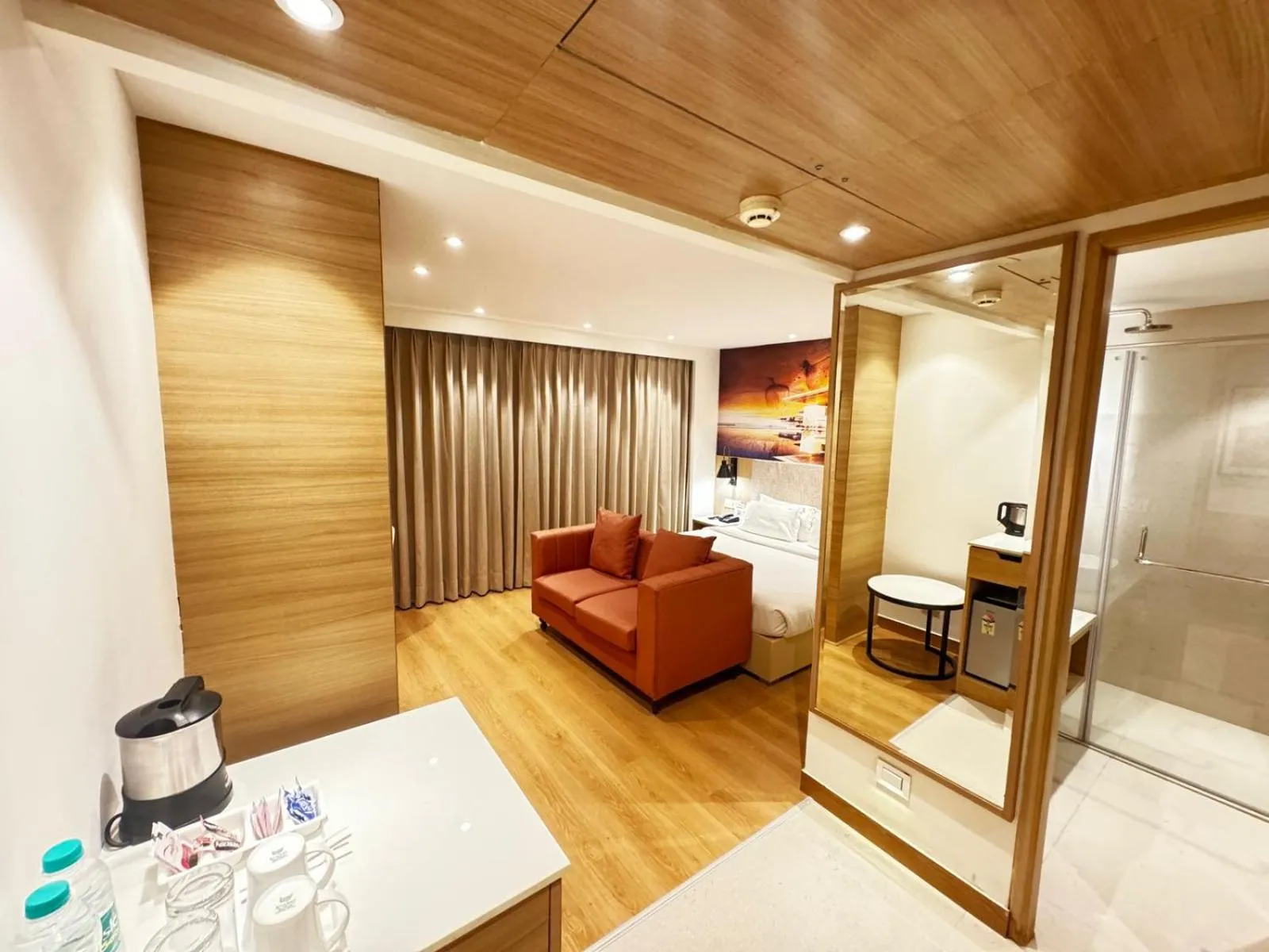 Coffee/tea facilities, Bed in Tulip Inn Zirakpur