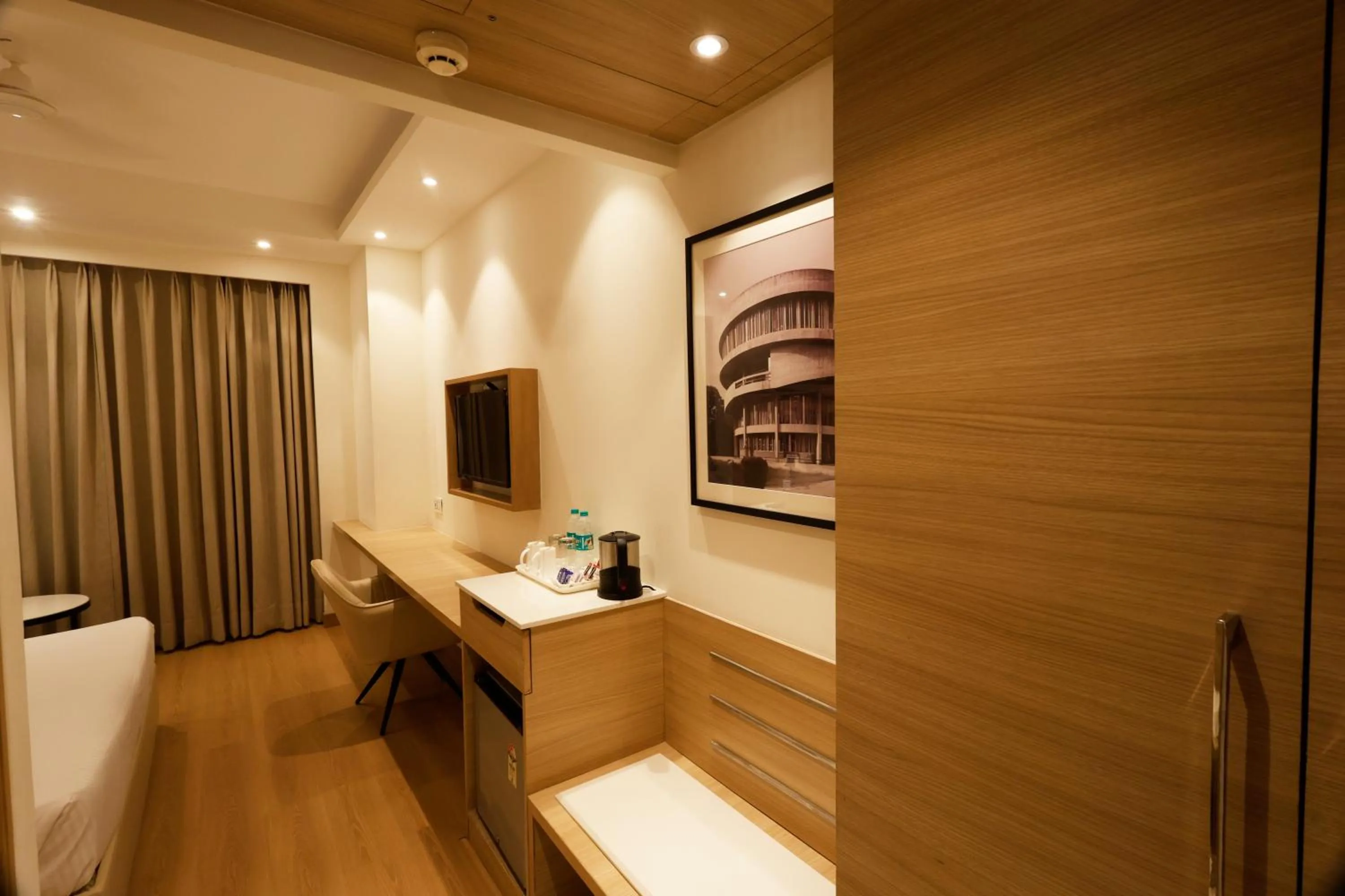 Bedroom in Tulip Inn Zirakpur