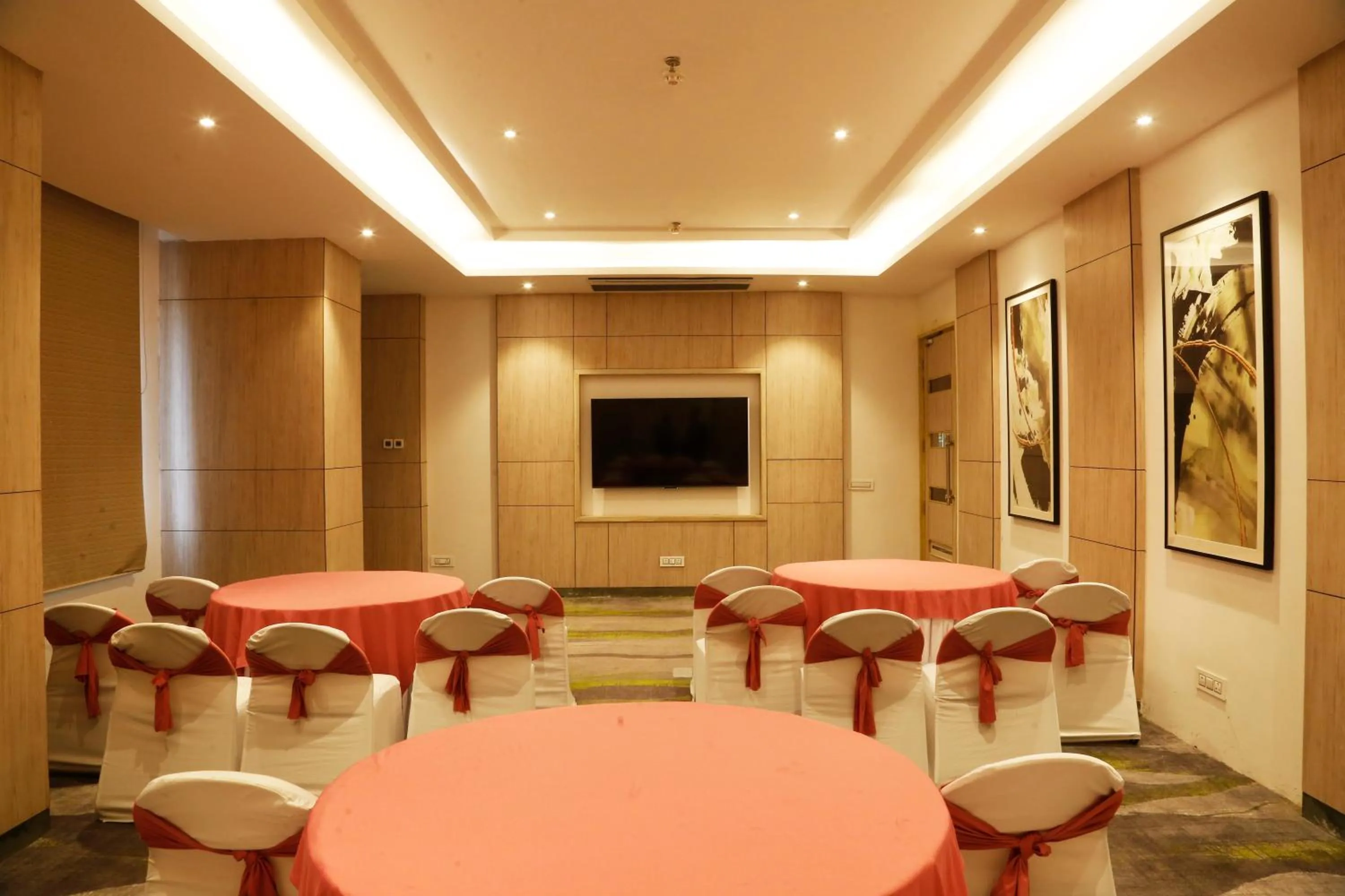 Meeting/conference room in Tulip Inn Zirakpur
