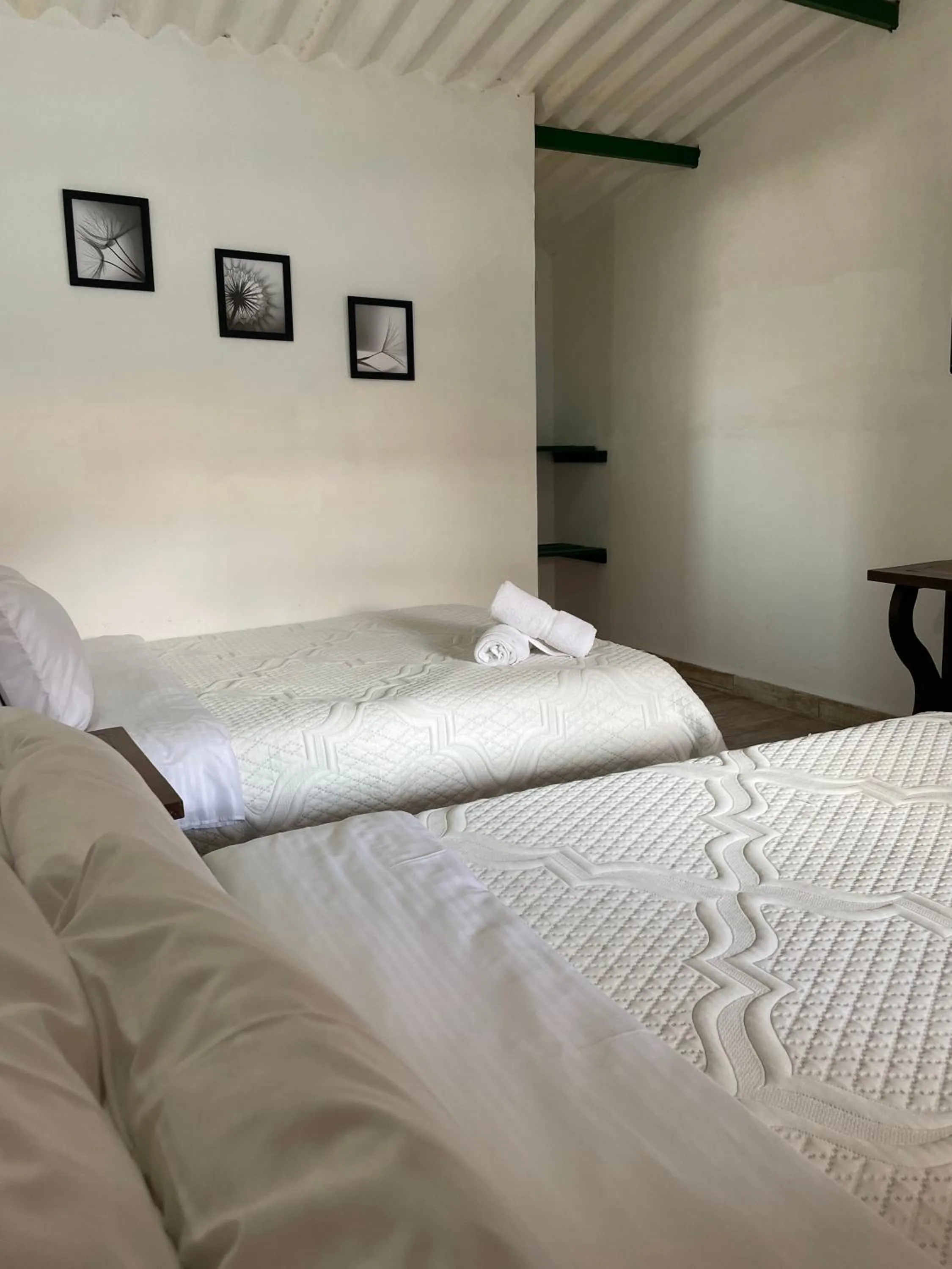 Photo of the whole room, Bed in Celeste Villa de Leyva