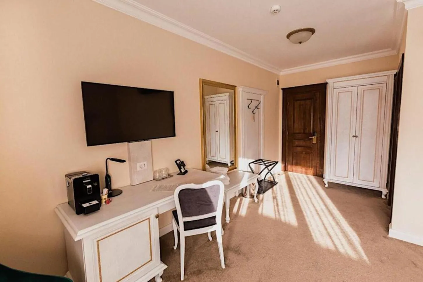 Bedroom in 4Cardinals Boutique