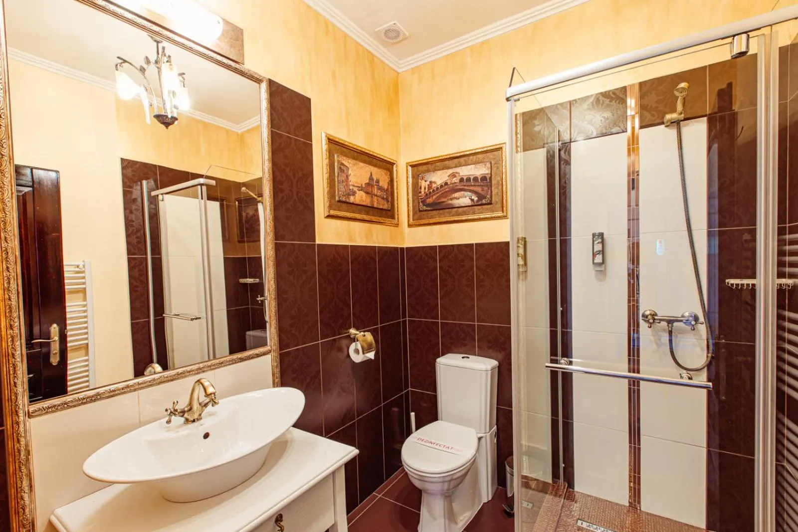 Bathroom in 4Cardinals Boutique