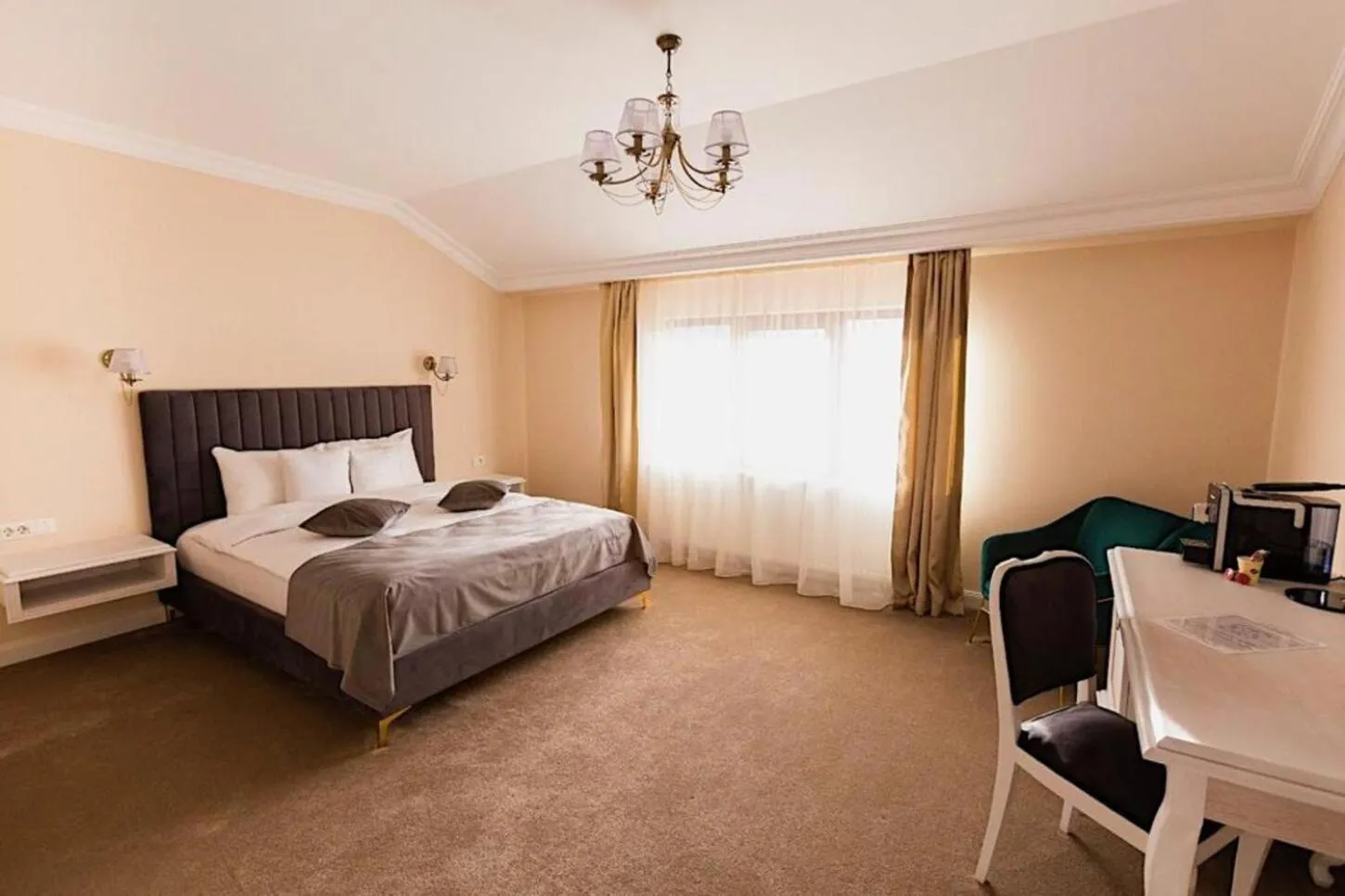 Bedroom, Bed in 4Cardinals Boutique