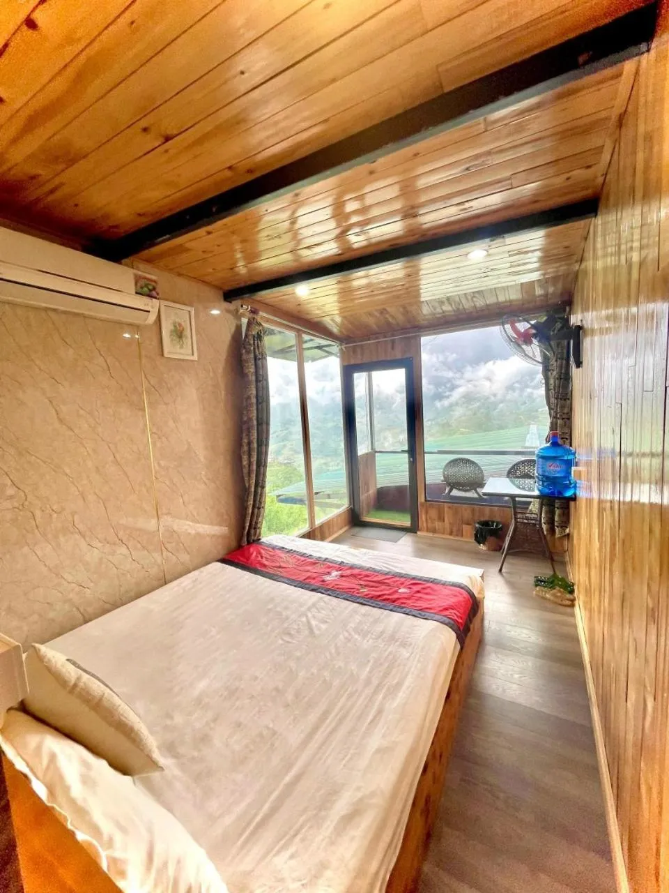 Bed in VALLEY VIEW COFFEE & STAY