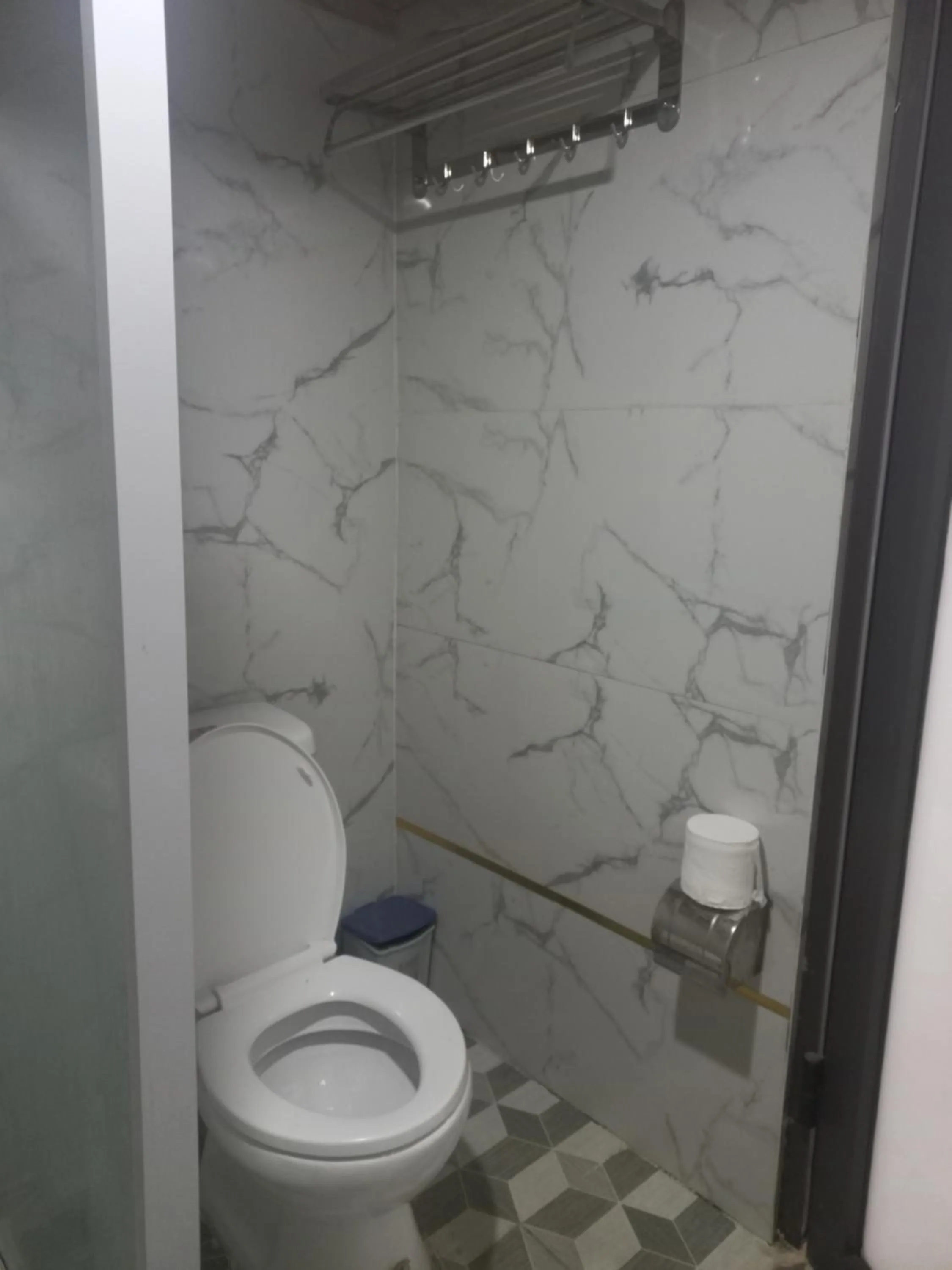 Toilet in VALLEY VIEW COFFEE & STAY