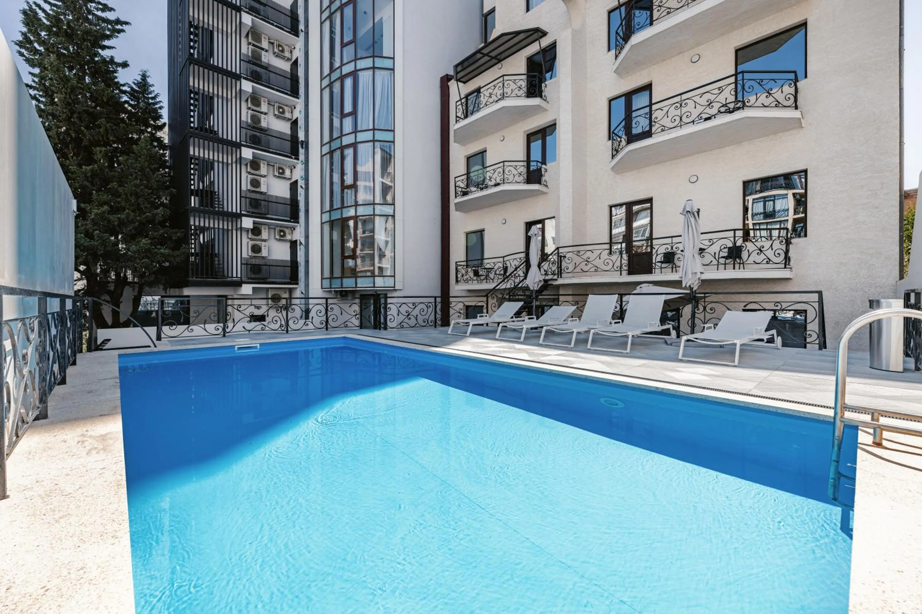Pool view in Hotel Splendid Tbilisi