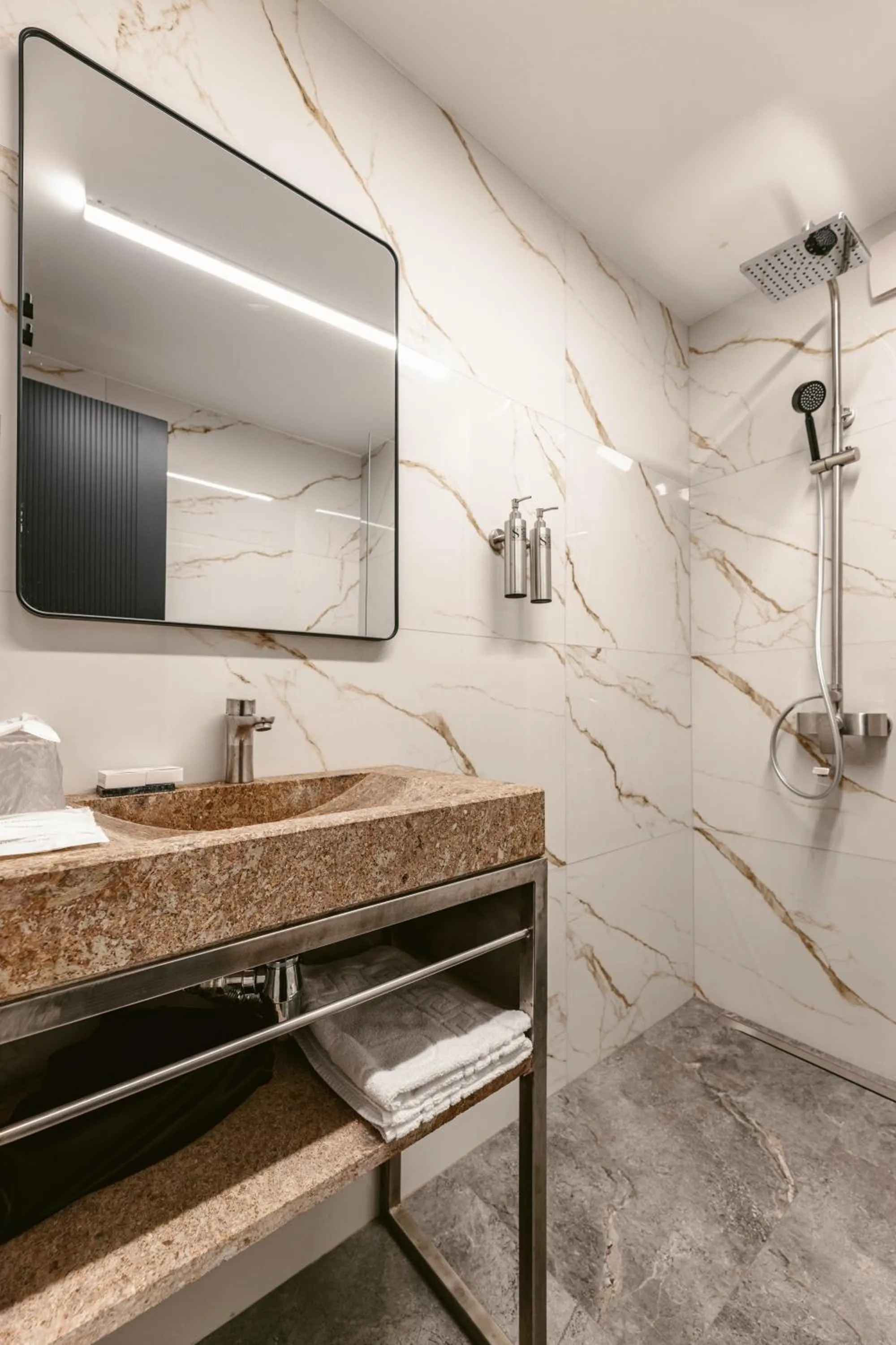 Shower in Hotel Splendid Tbilisi