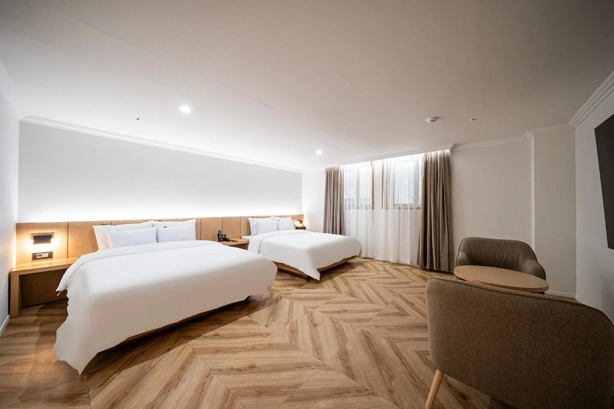 Photo of the whole room, Bed in H Avenue Gumi Okgye