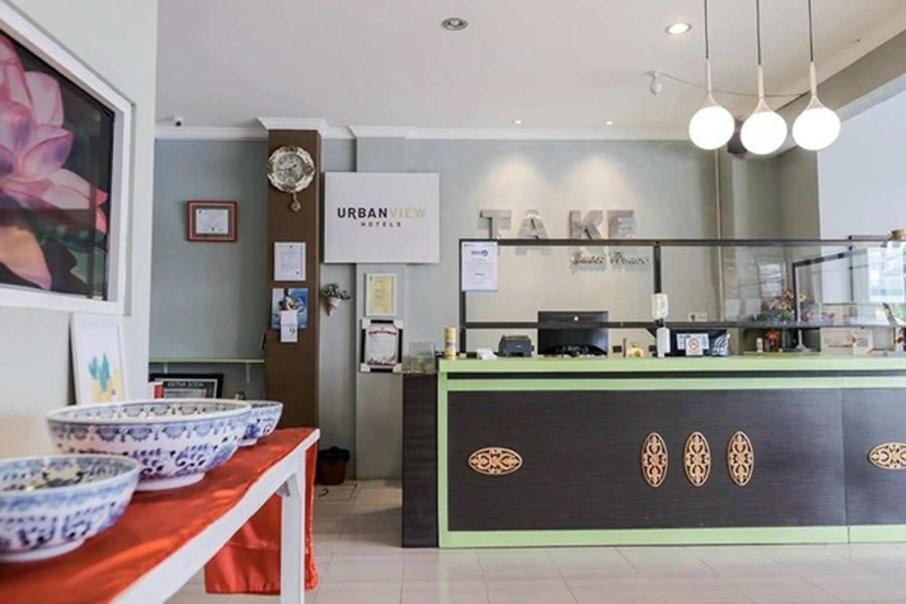 Restaurant/places to eat in Take Guesthouse 1