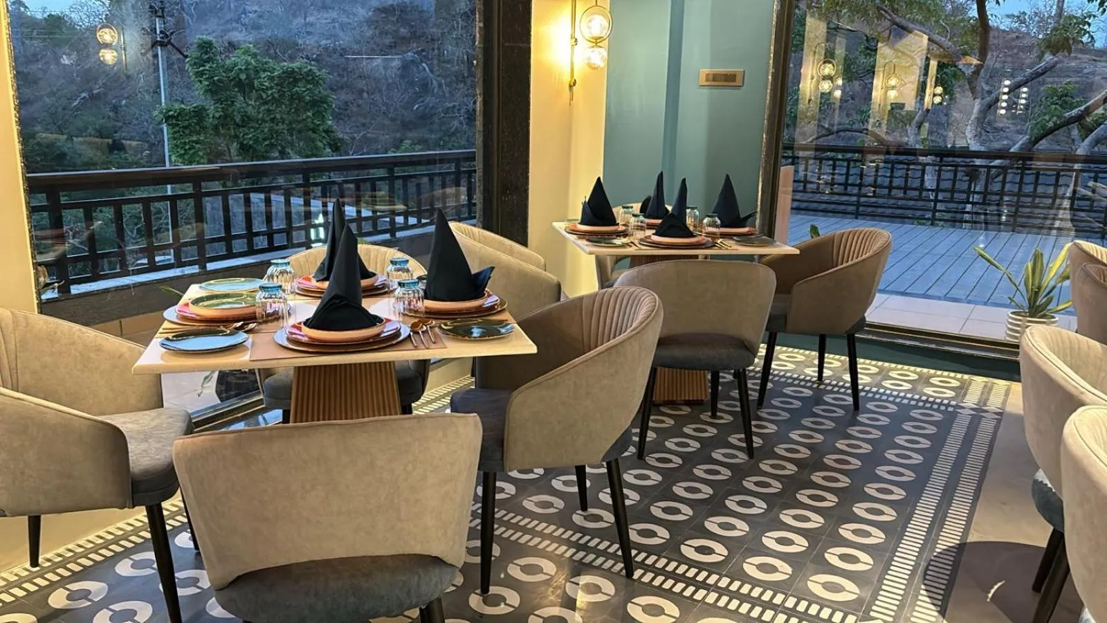Restaurant/places to eat in Kananwas Resort, Kumbhalgarh