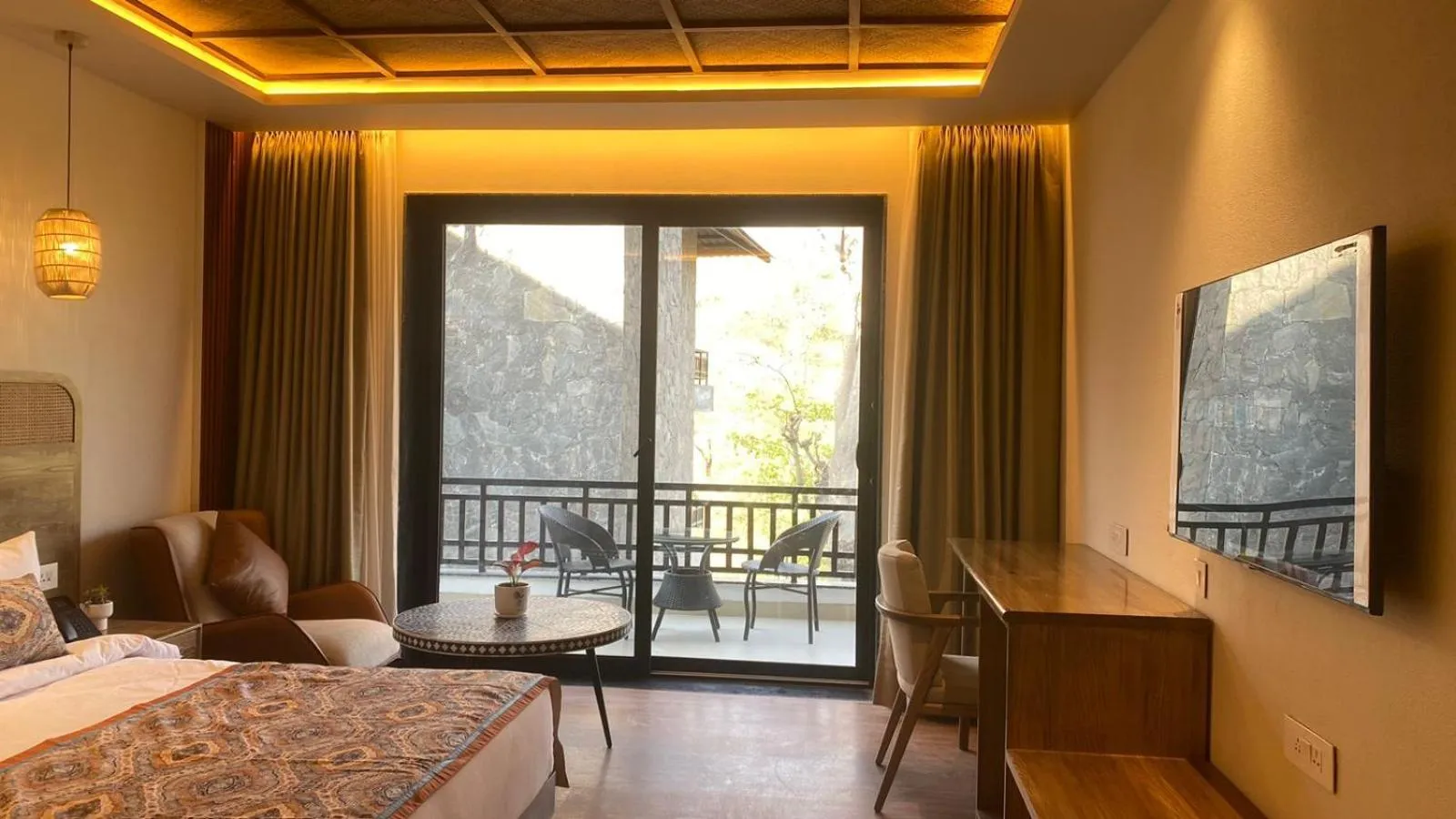 View (from property/room), Bed in Kananwas Resort, Kumbhalgarh