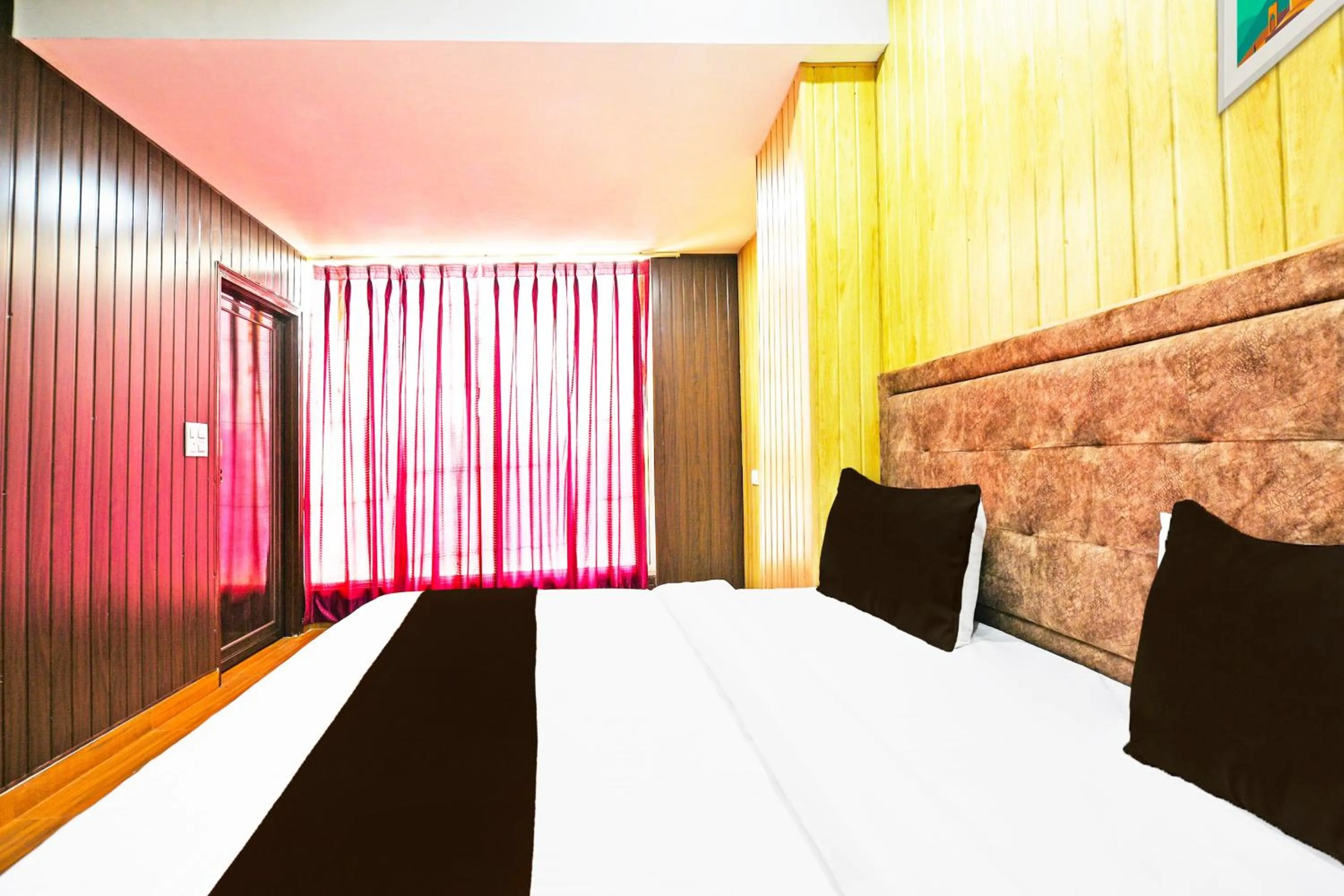 Bedroom in Hotel O by OYO Lavish