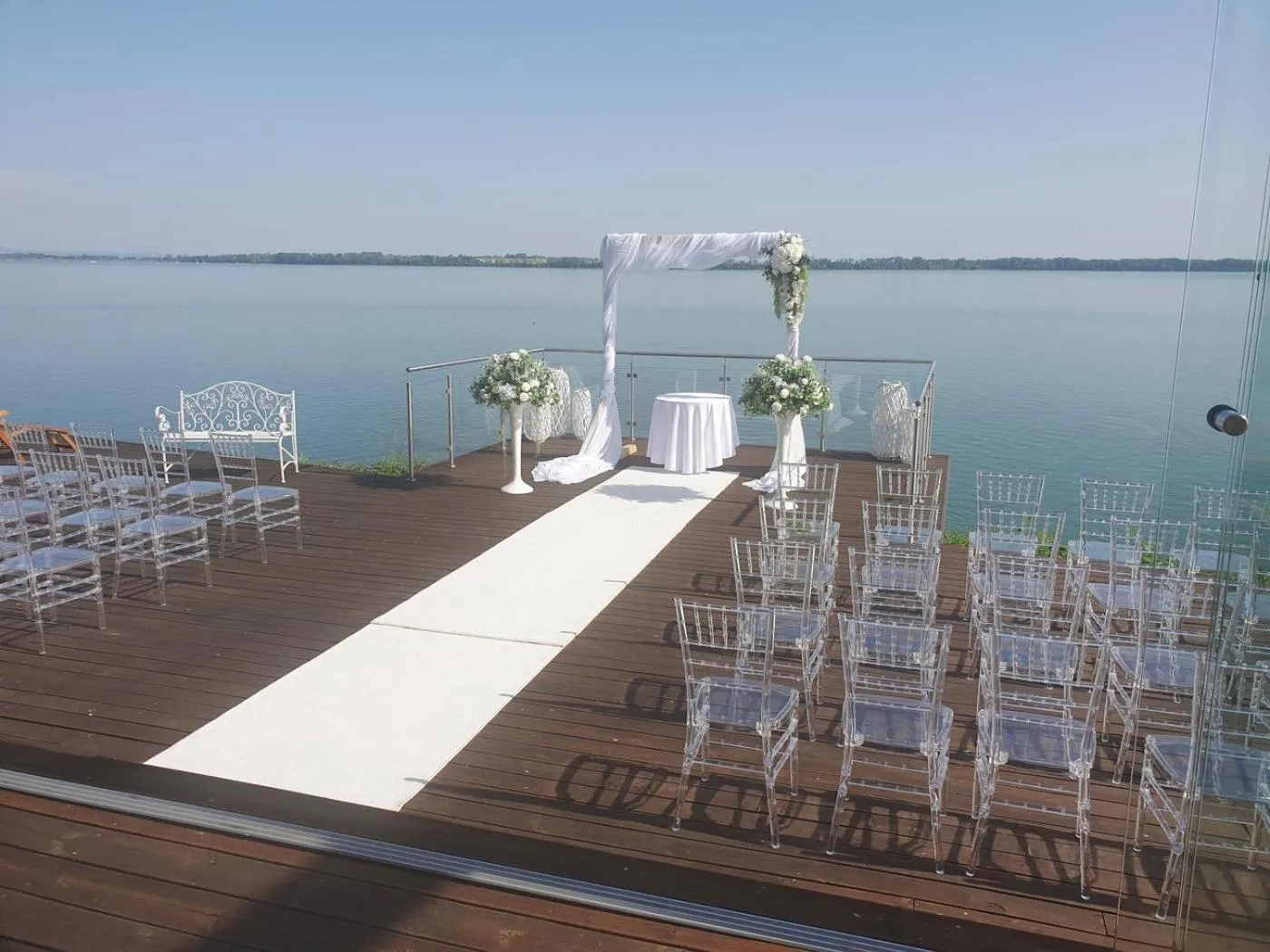 Property building in Hotel Eurobus