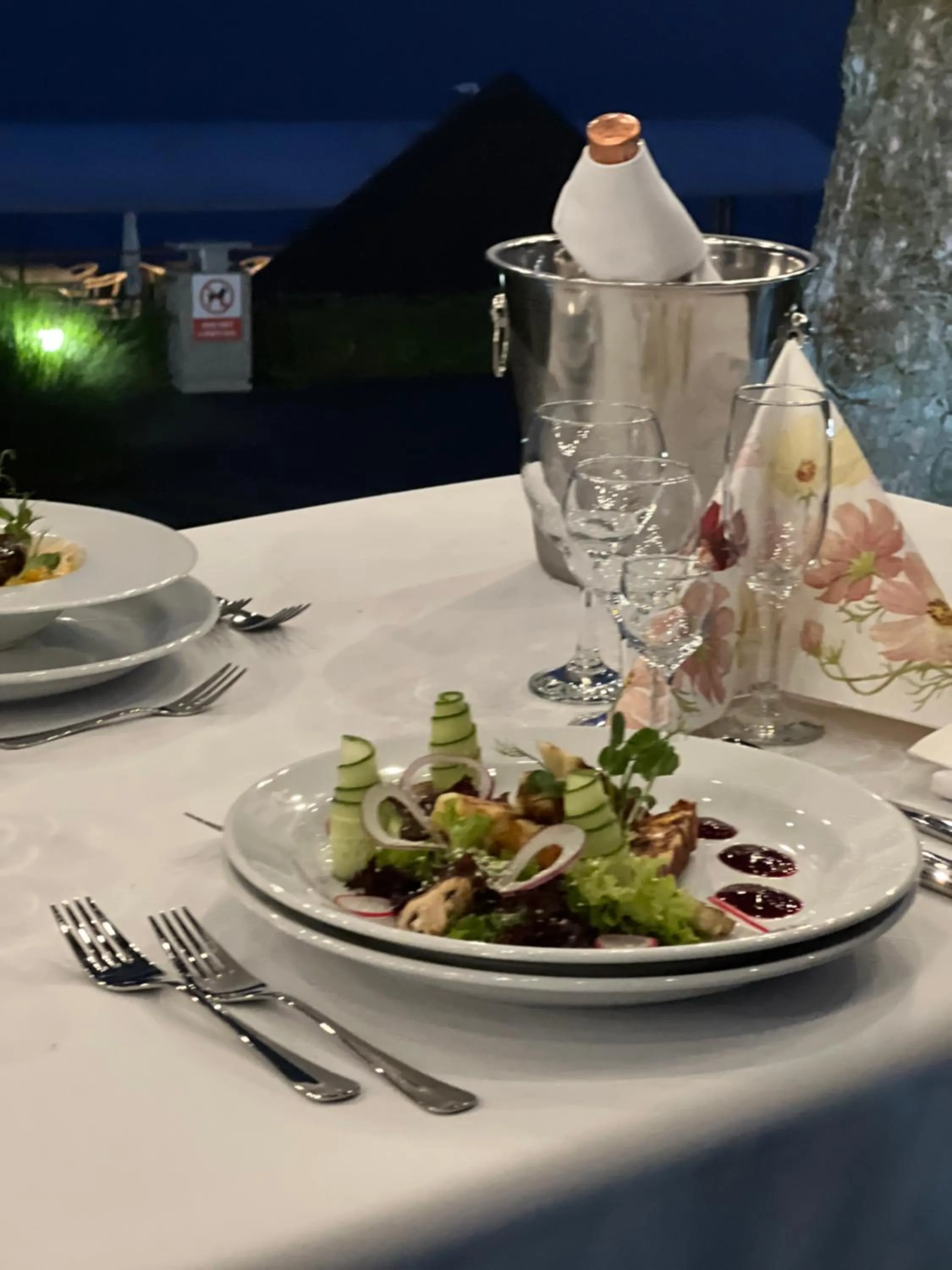 Restaurant/places to eat in Hotel Eurobus