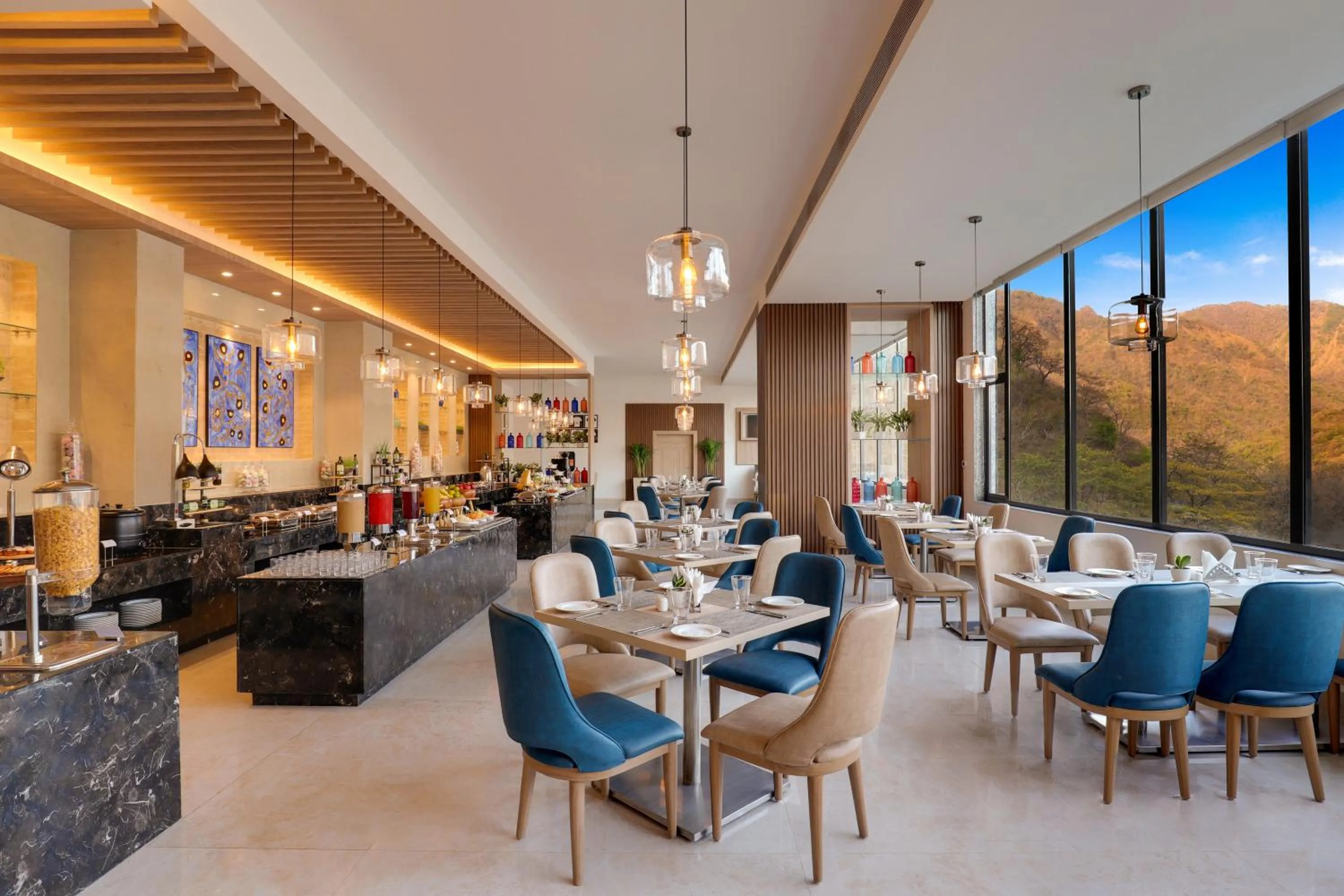 Restaurant/places to eat in Lemon Tree Hotel, Tapovan Rishikesh