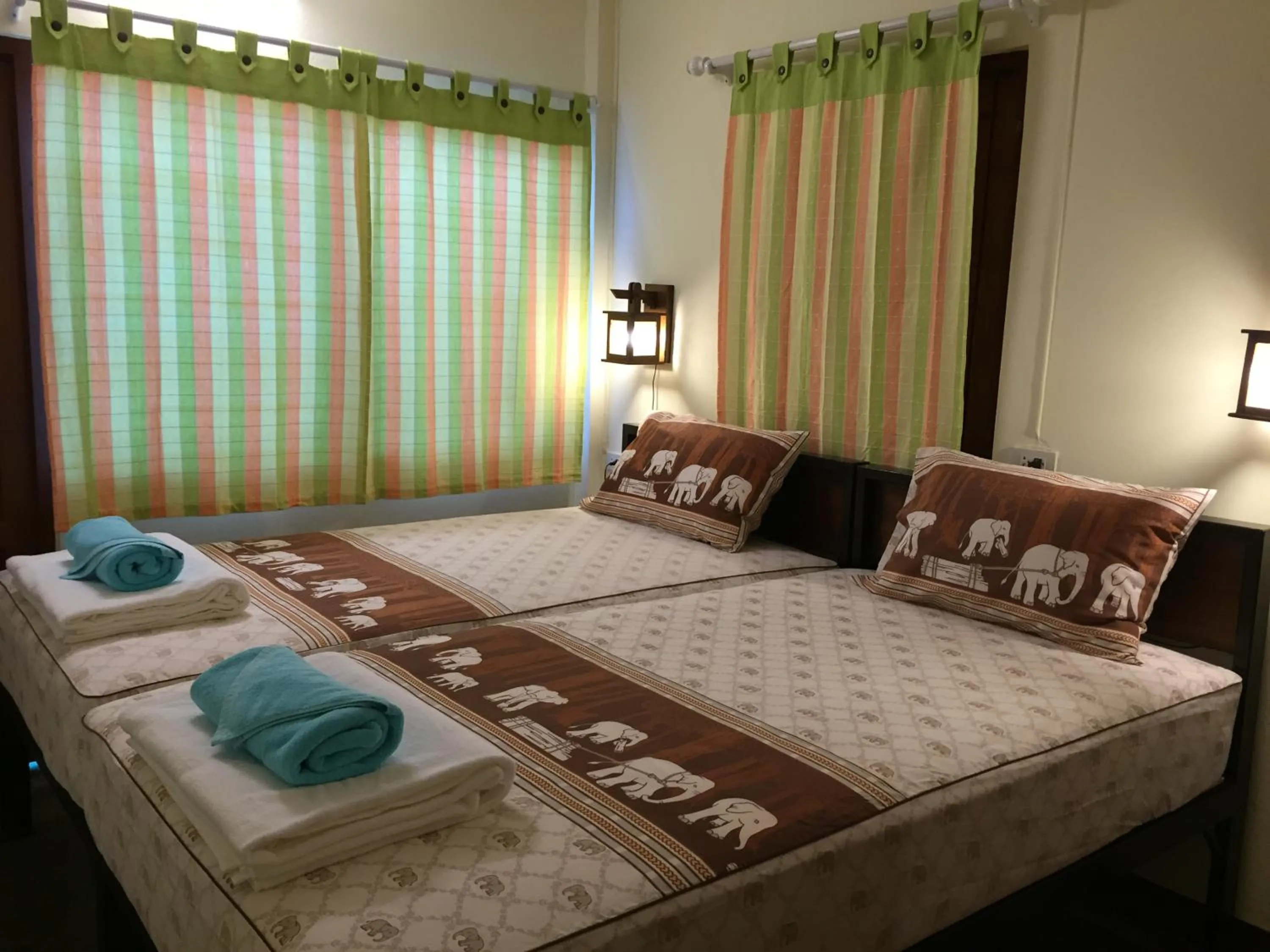 Double or Twin Room with Bathroom in Siriwan Guesthouse