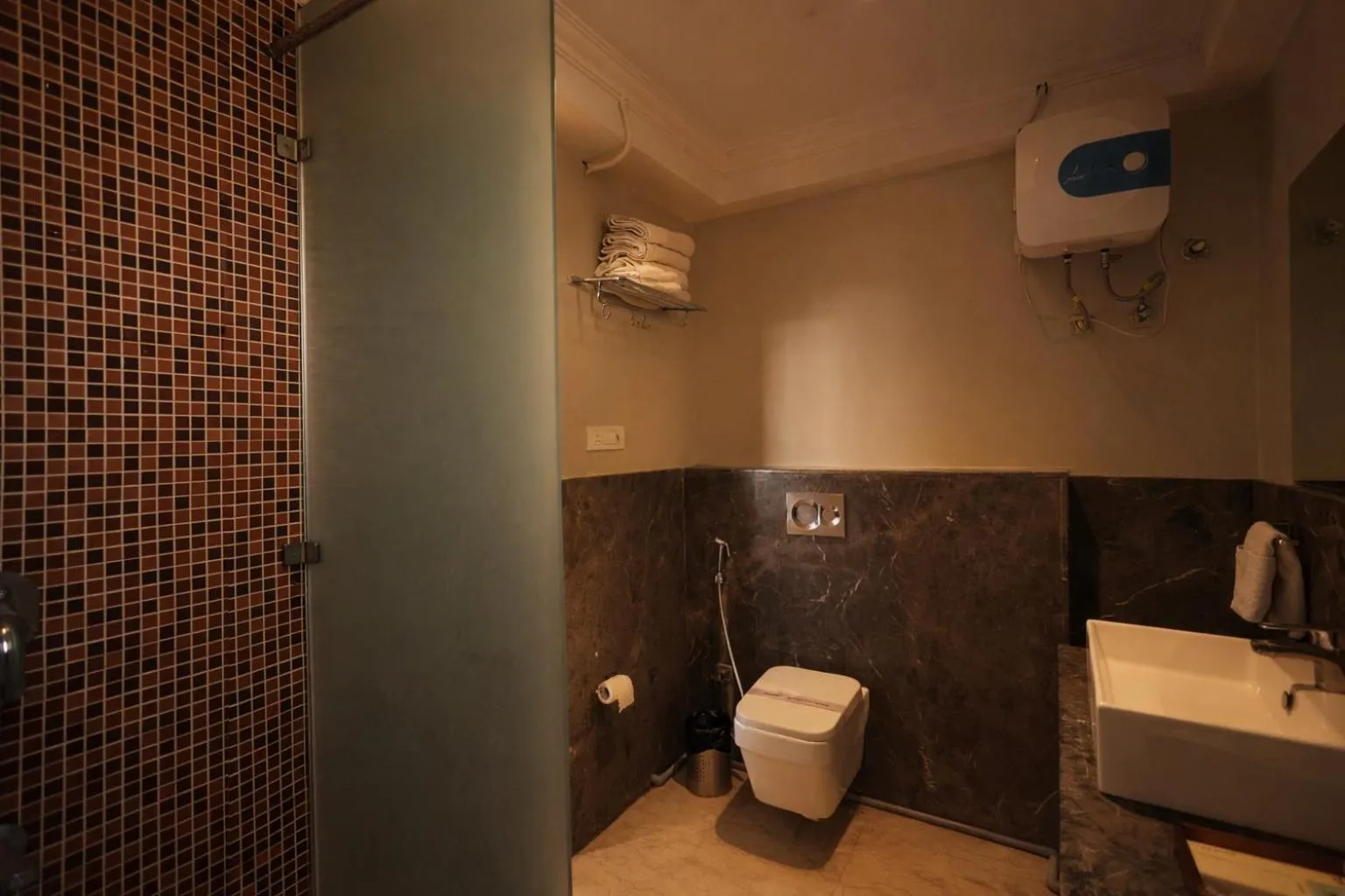 Phoenix Unmatched Comfort - Hotel Near Fateh Sagar Lake Udaipur