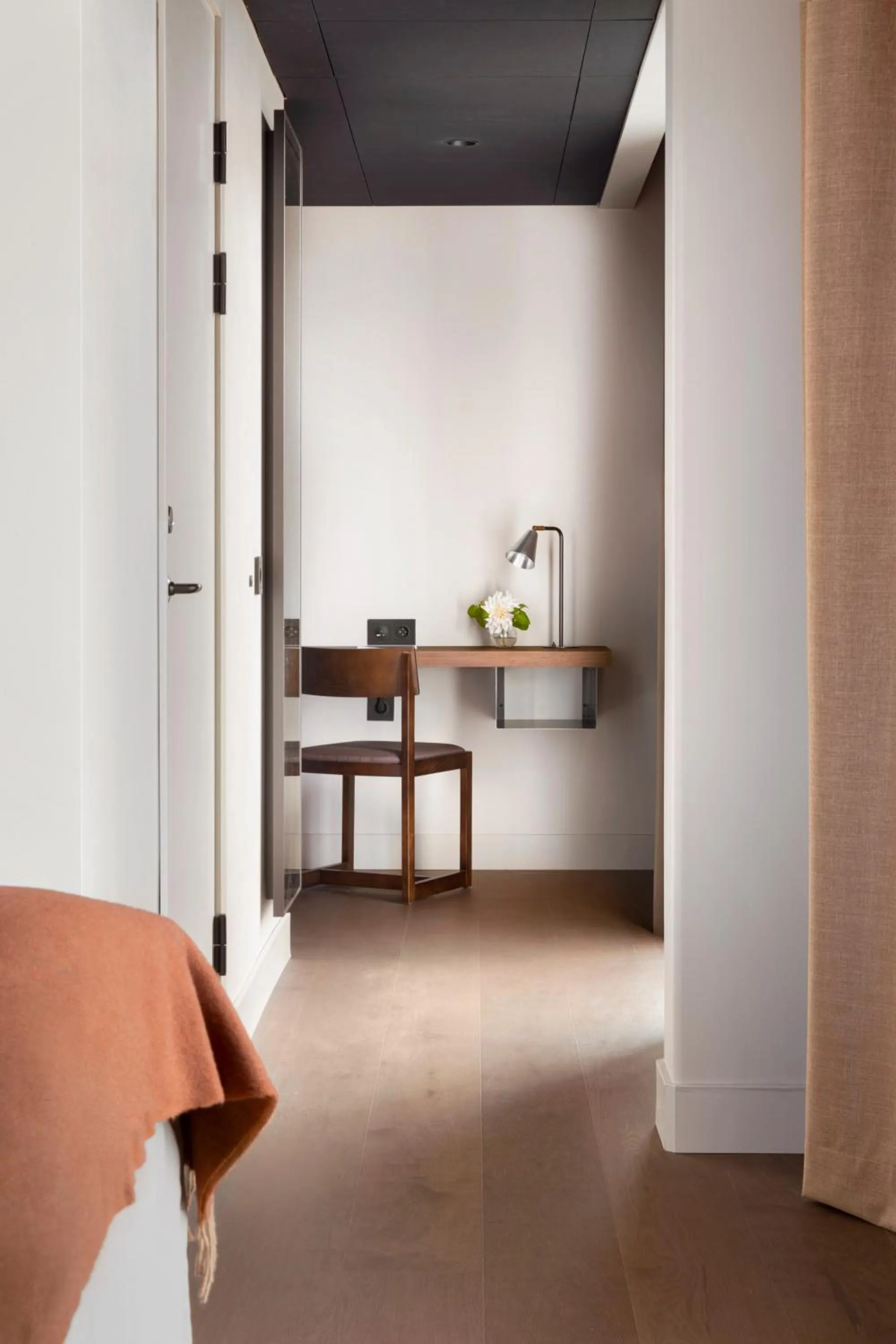 Seating area, Bed in Clarion Hotel Karlatornet