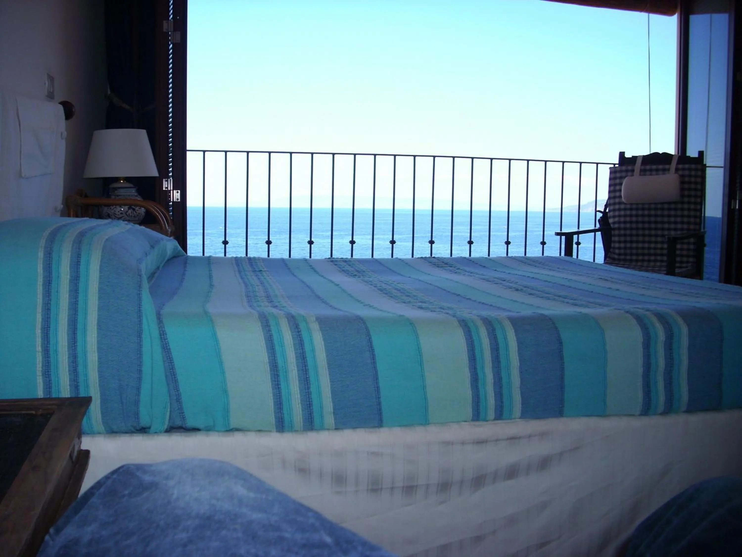 Sea view in B&B Chianalea 54