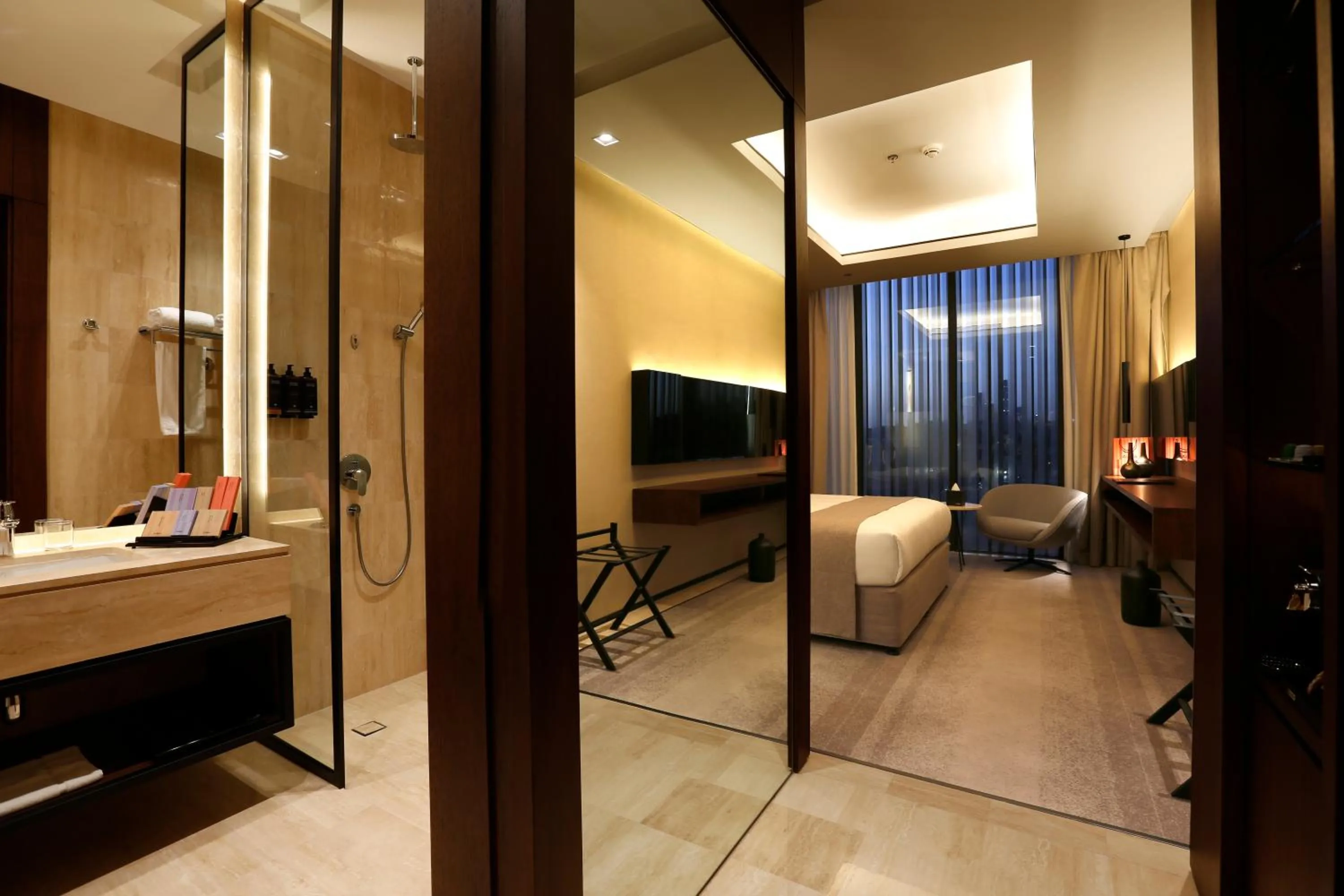 Shower, Bed in ALMA Hotel Riyadh