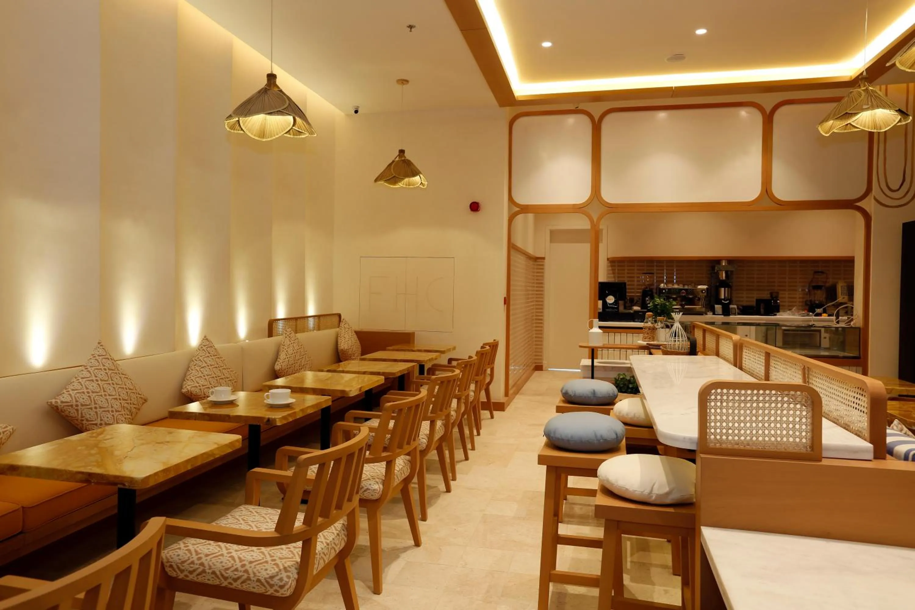 Restaurant/places to eat in ALMA Hotel Riyadh