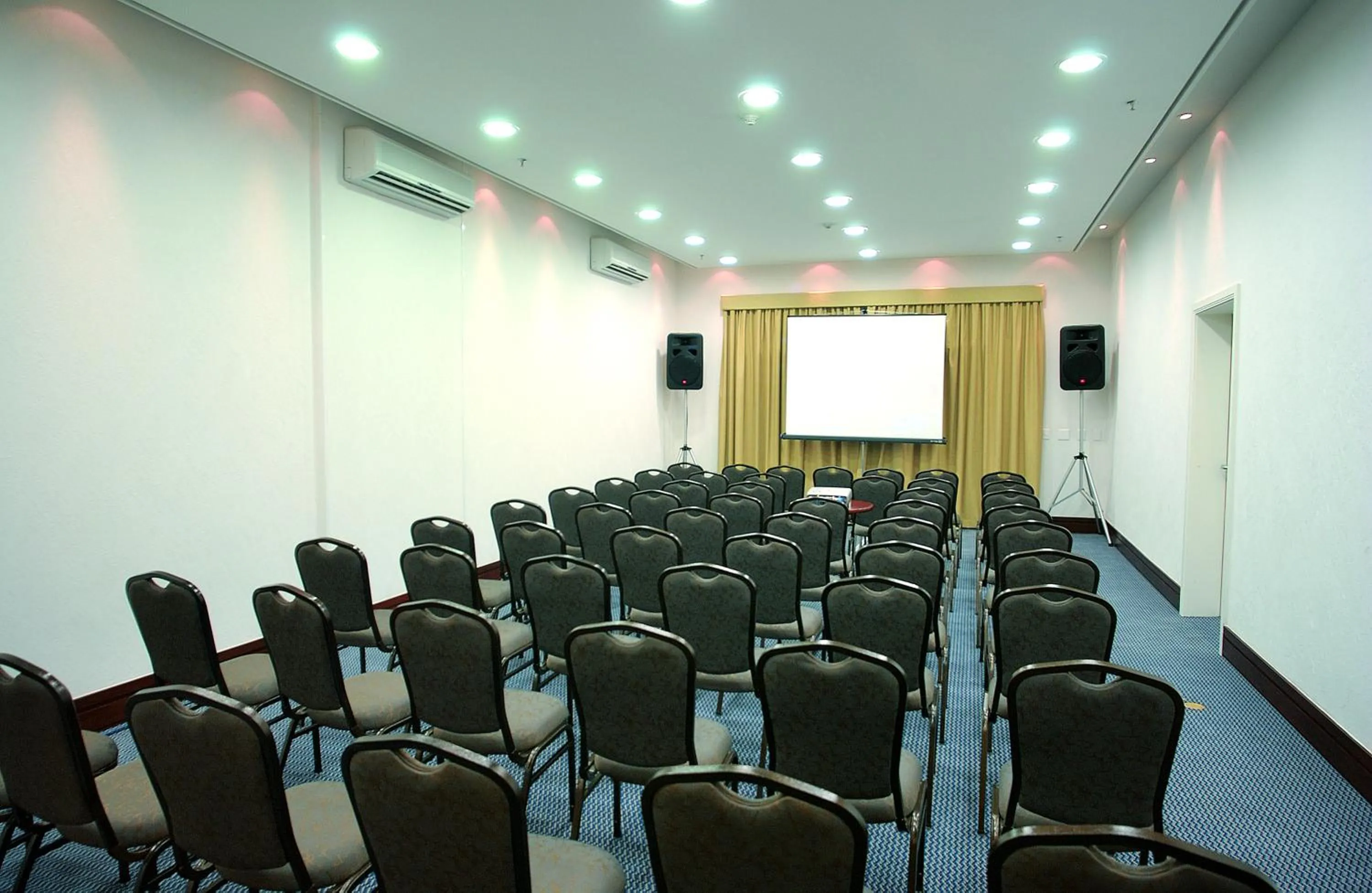 Business facilities in Luz Plaza São Paulo