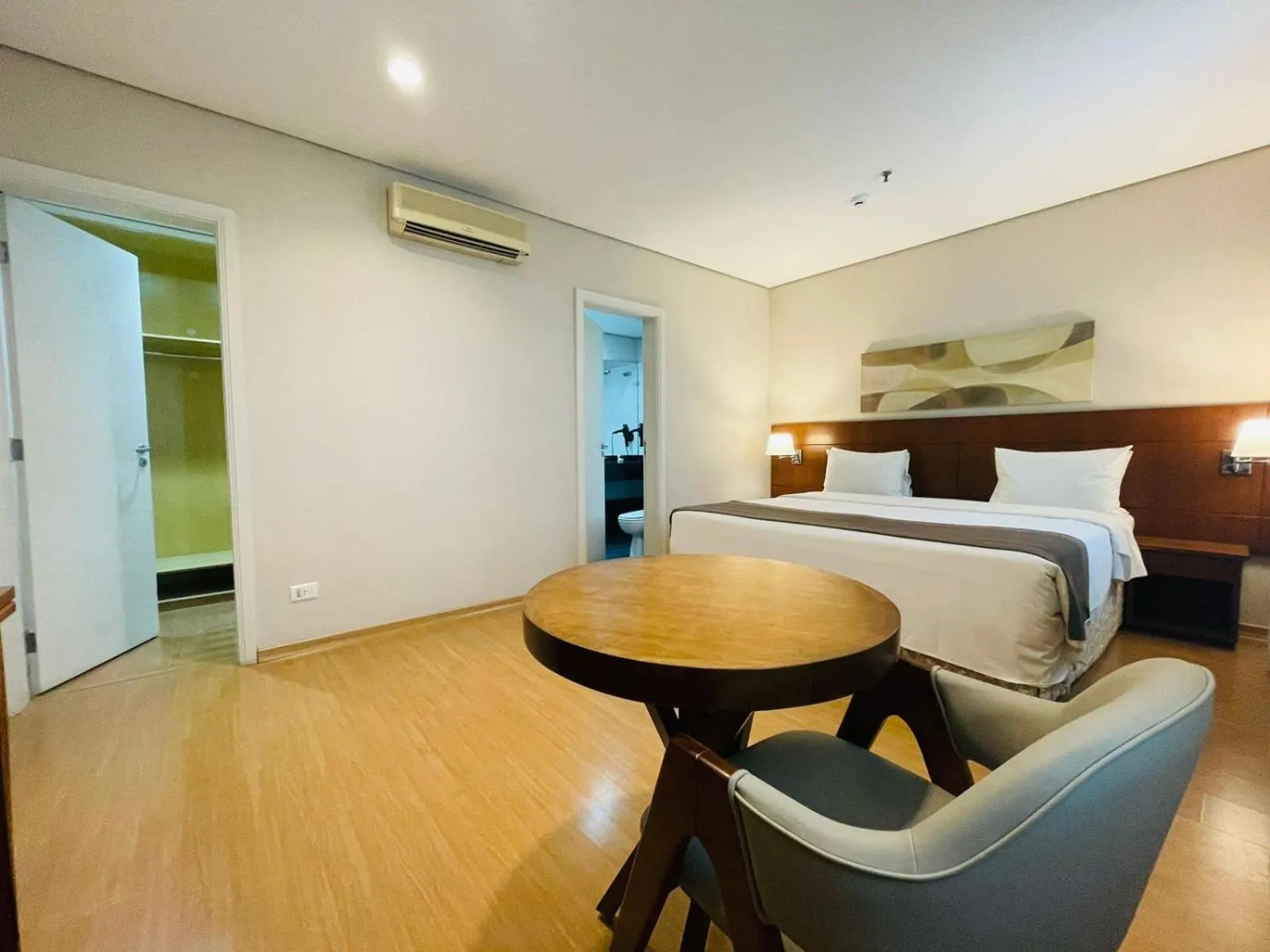 Photo of the whole room, Bed in Luz Plaza São Paulo