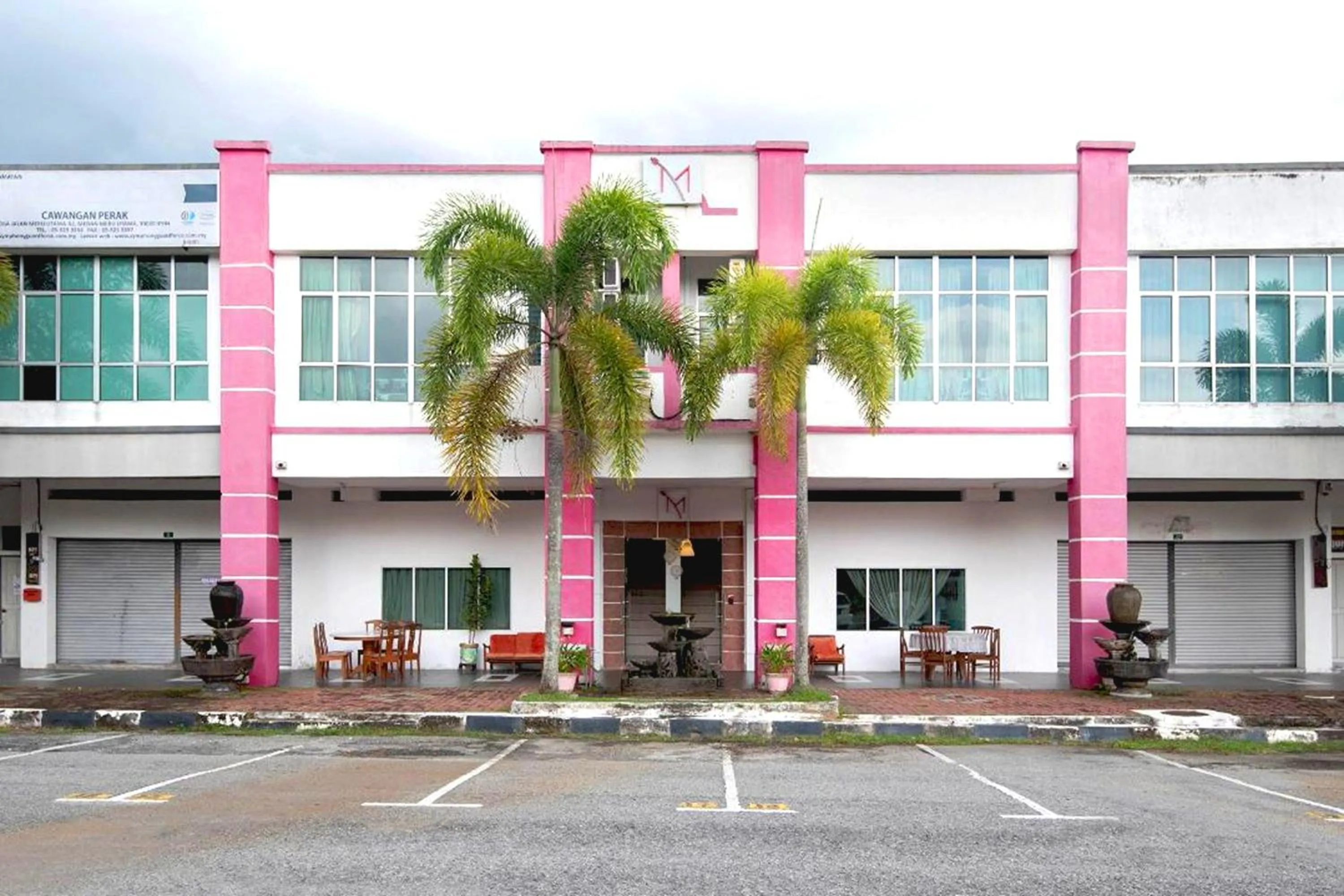 Property building in Maleeq Hotel Meru Ipoh