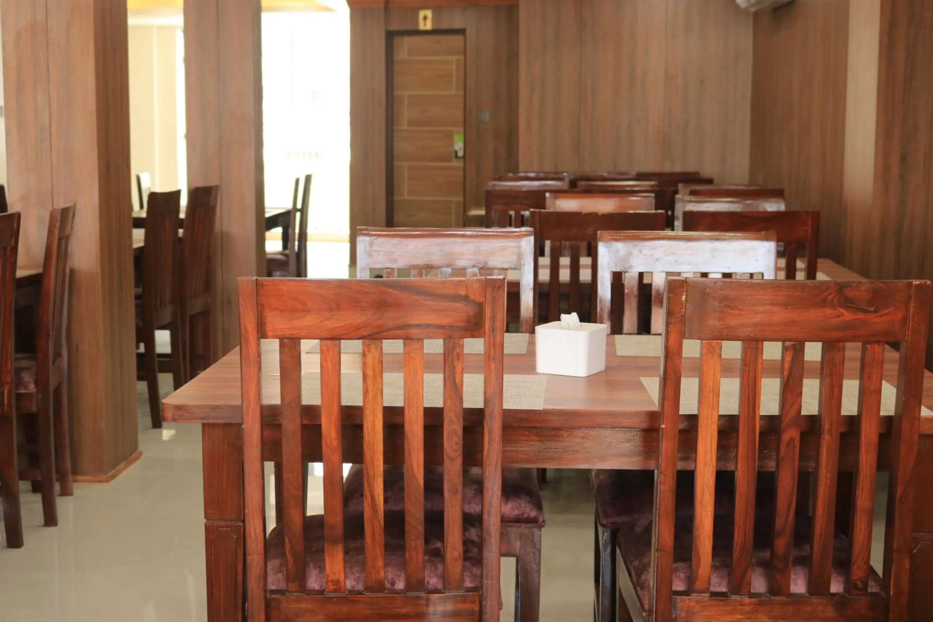 Restaurant/places to eat in Hotel Junction