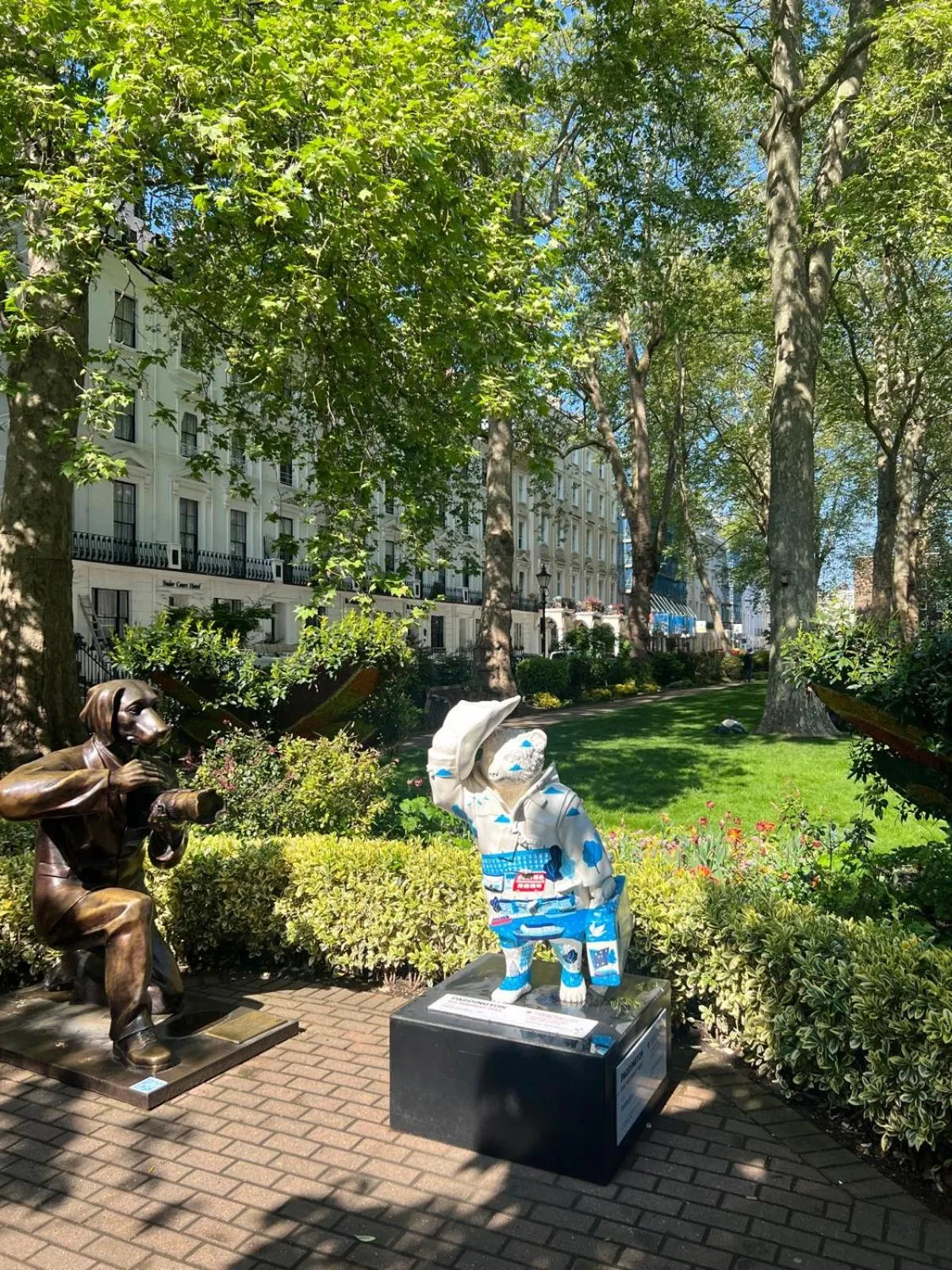 Neighbourhood in Tudor Court Hotel