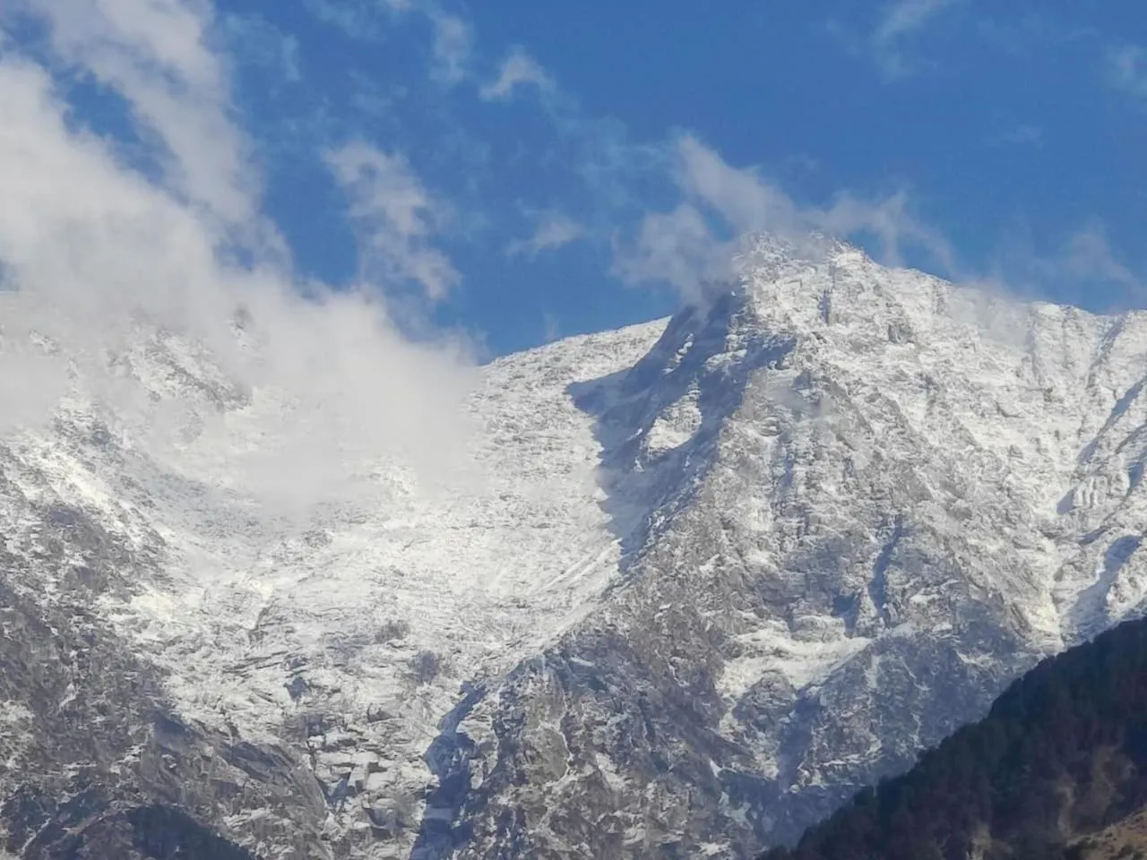 Mountain view in Aliza Inn And Suites By SRS Hotels