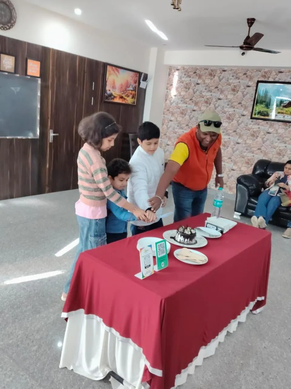 Banquet/Function facilities in Aliza Inn And Suites By SRS Hotels