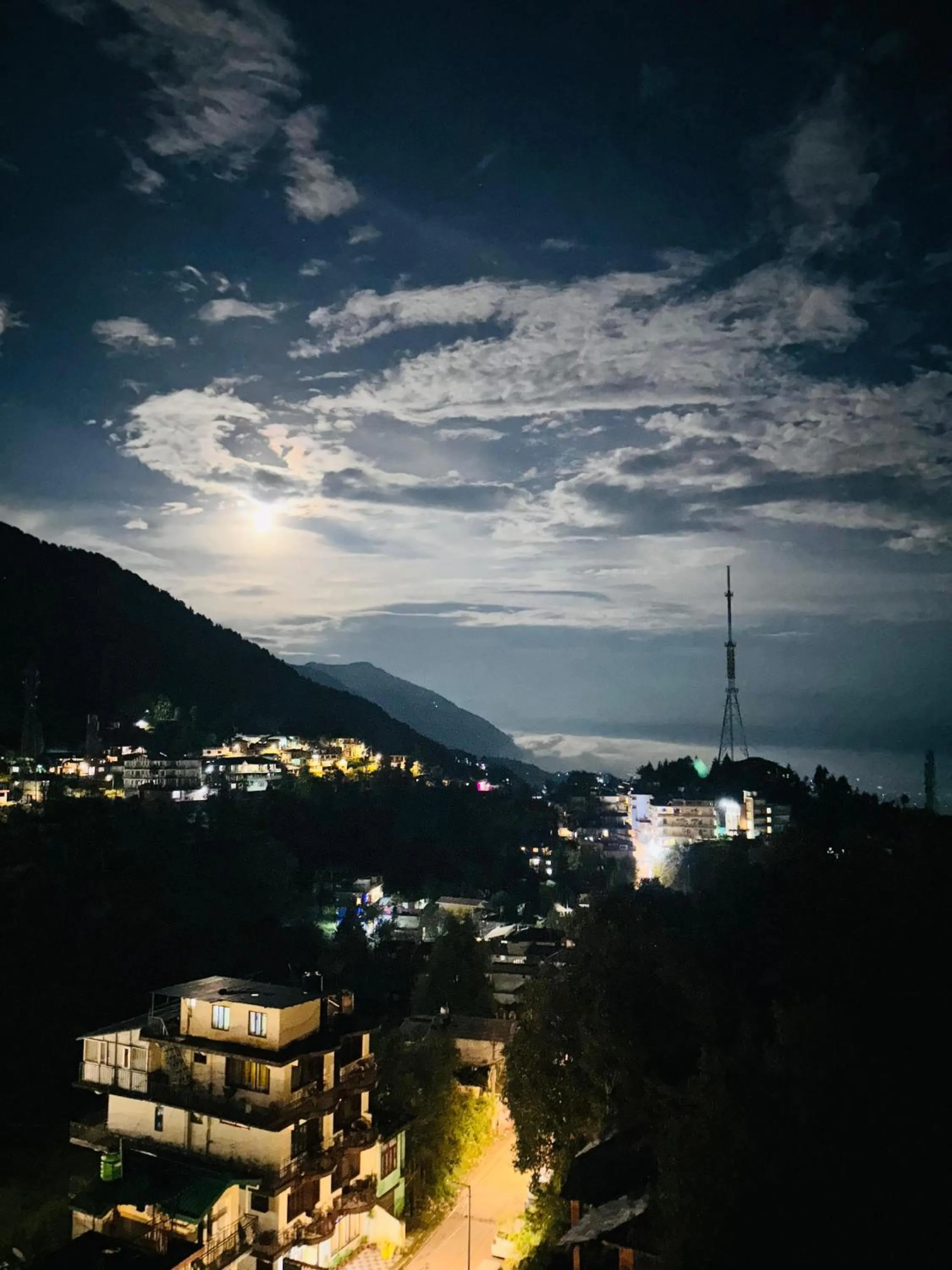 Balcony/Terrace in Aliza Inn And Suites By SRS Hotels