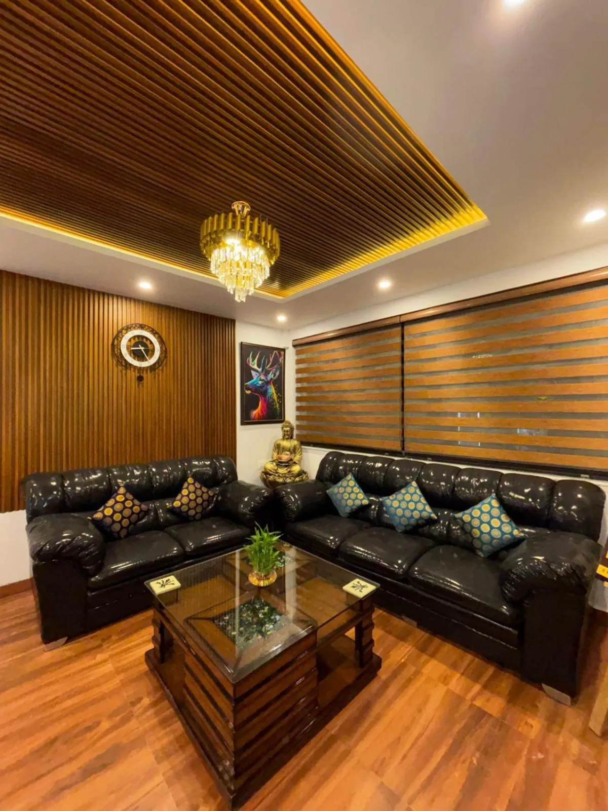 Lobby or reception in Aliza Inn And Suites By SRS Hotels