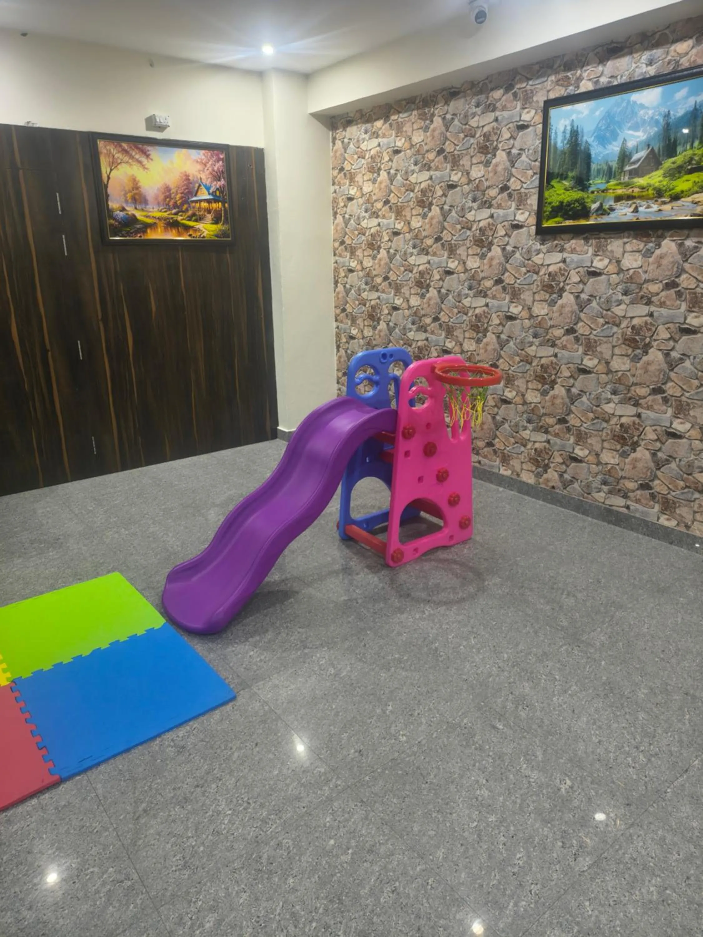 Kids's club in Aliza Inn And Suites By SRS Hotels