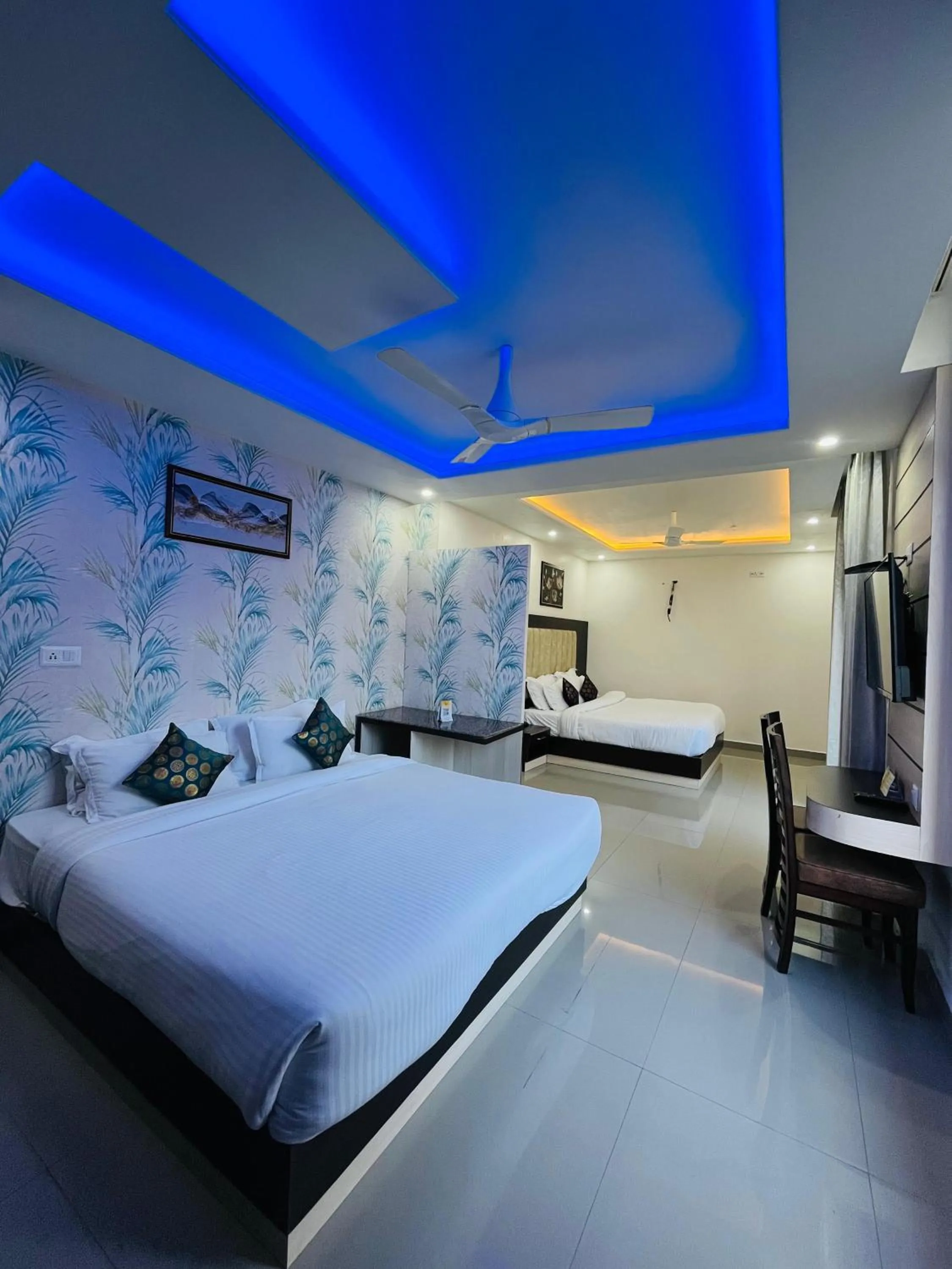 Bedroom, Bed in Aliza Inn And Suites By SRS Hotels