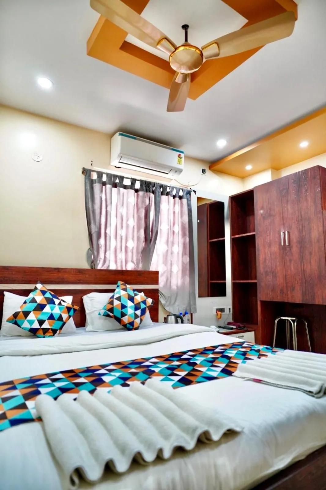 Bed in HOTEL KANAN INN