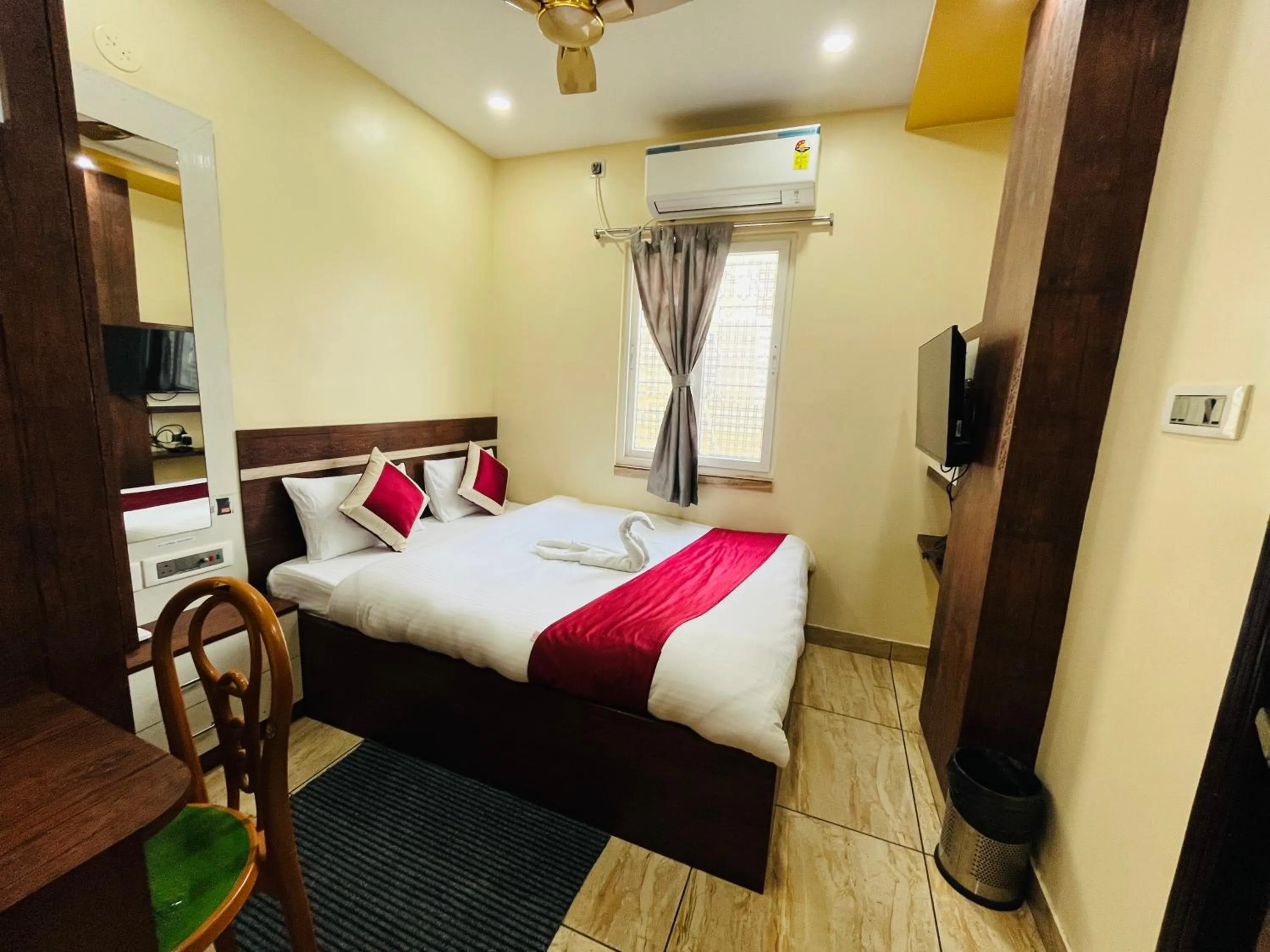 Bed in HOTEL KANAN INN