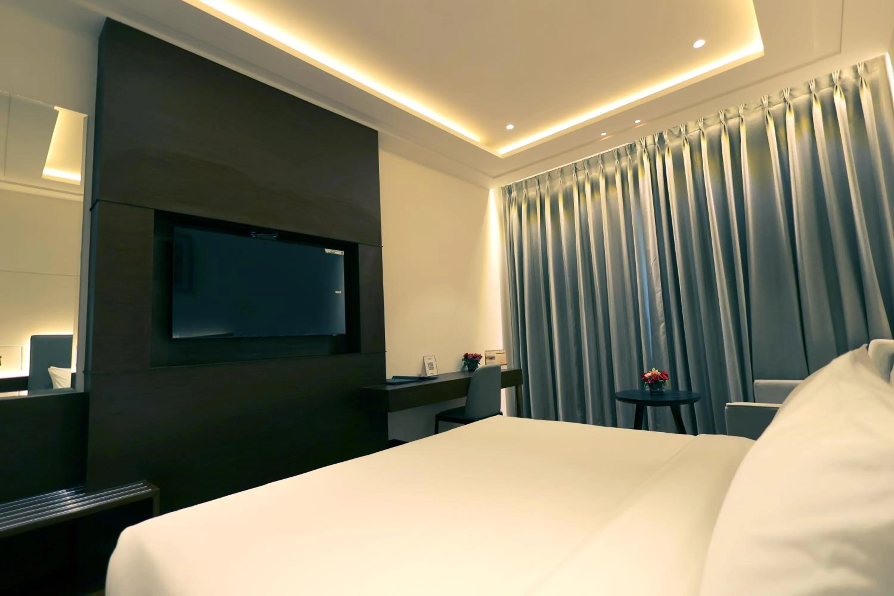 Bedroom, Bed in Pride Elite Haridwar