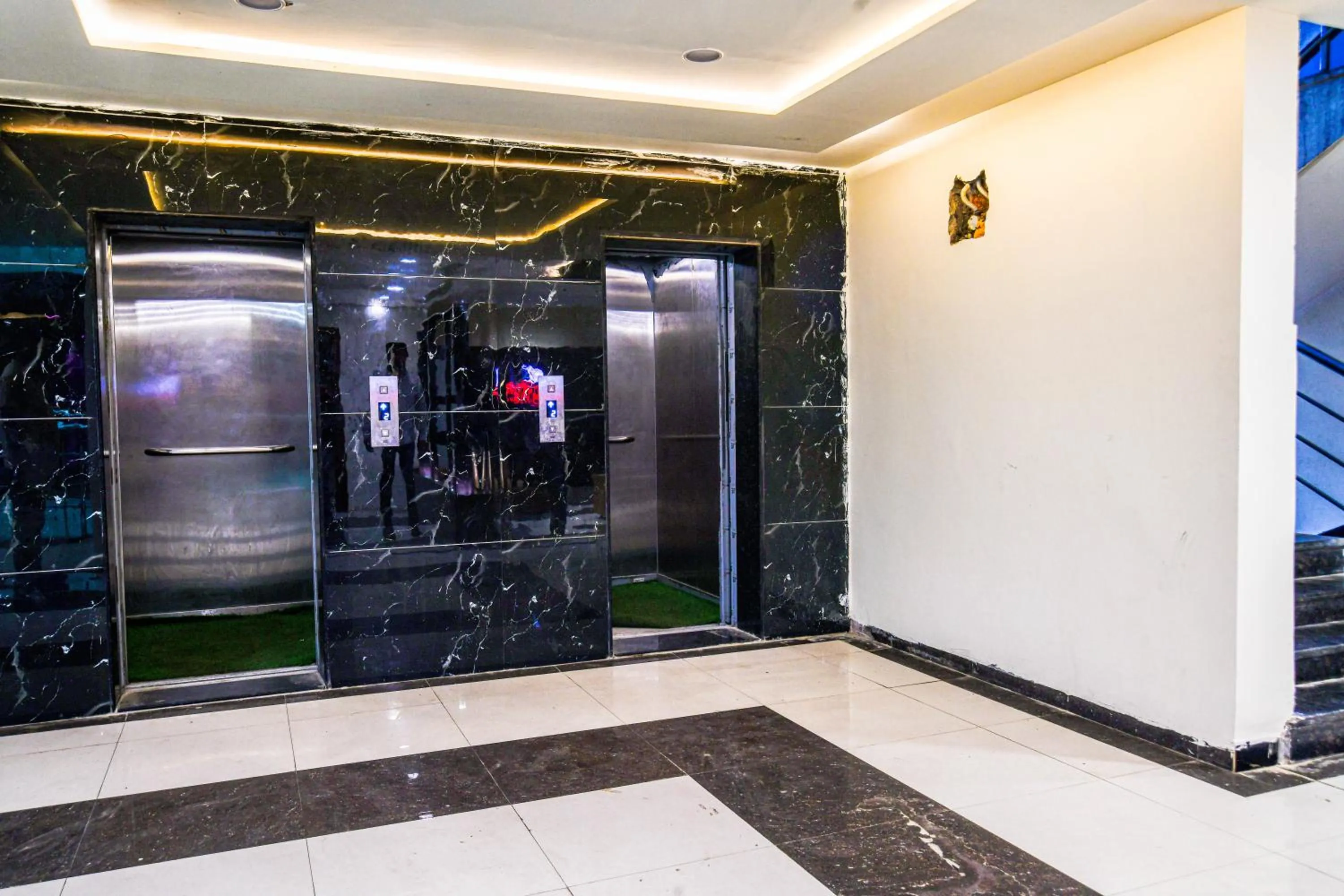 elevator in Hotel Shivlok