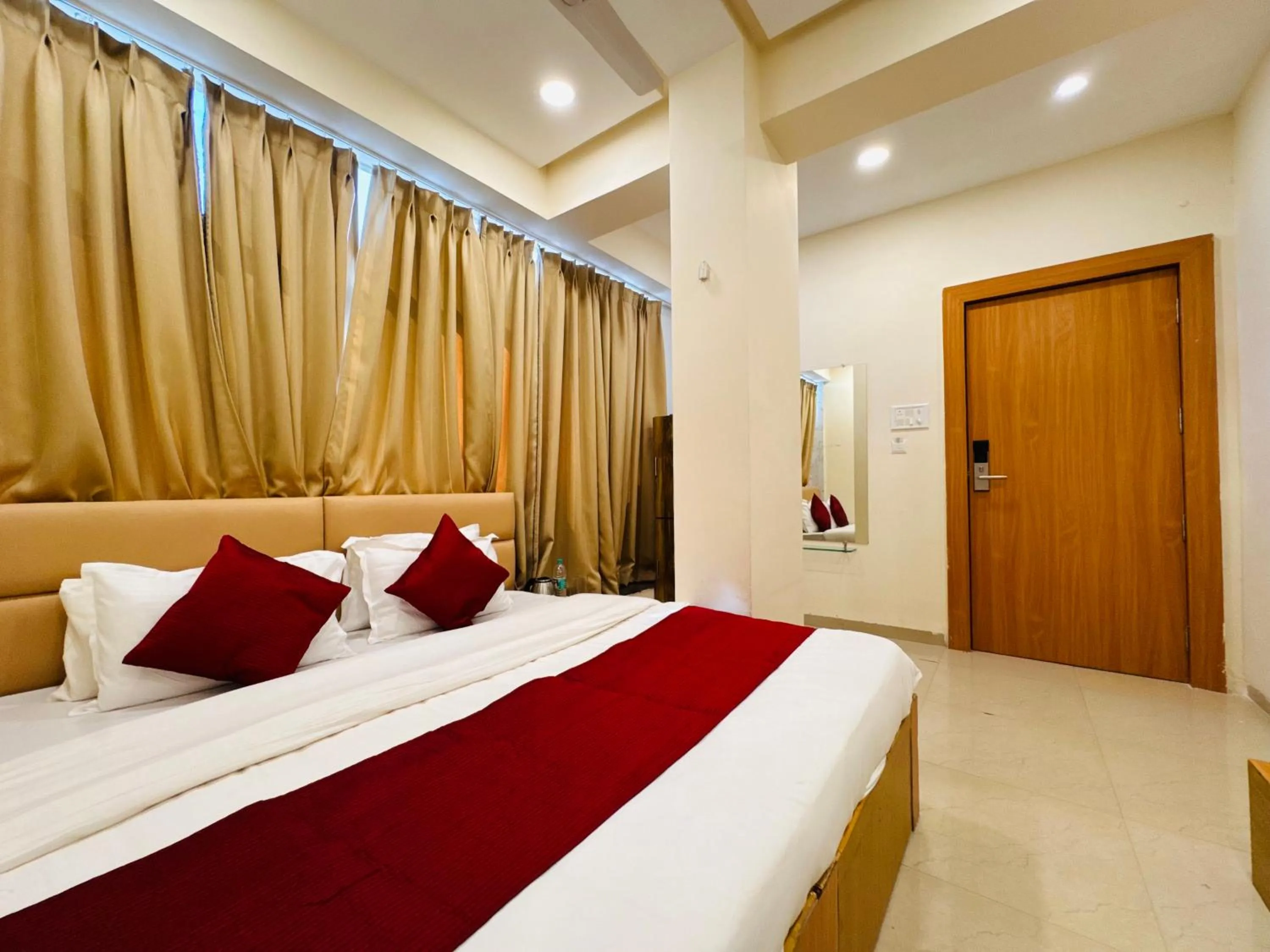 Bed in Hotel Shivlok