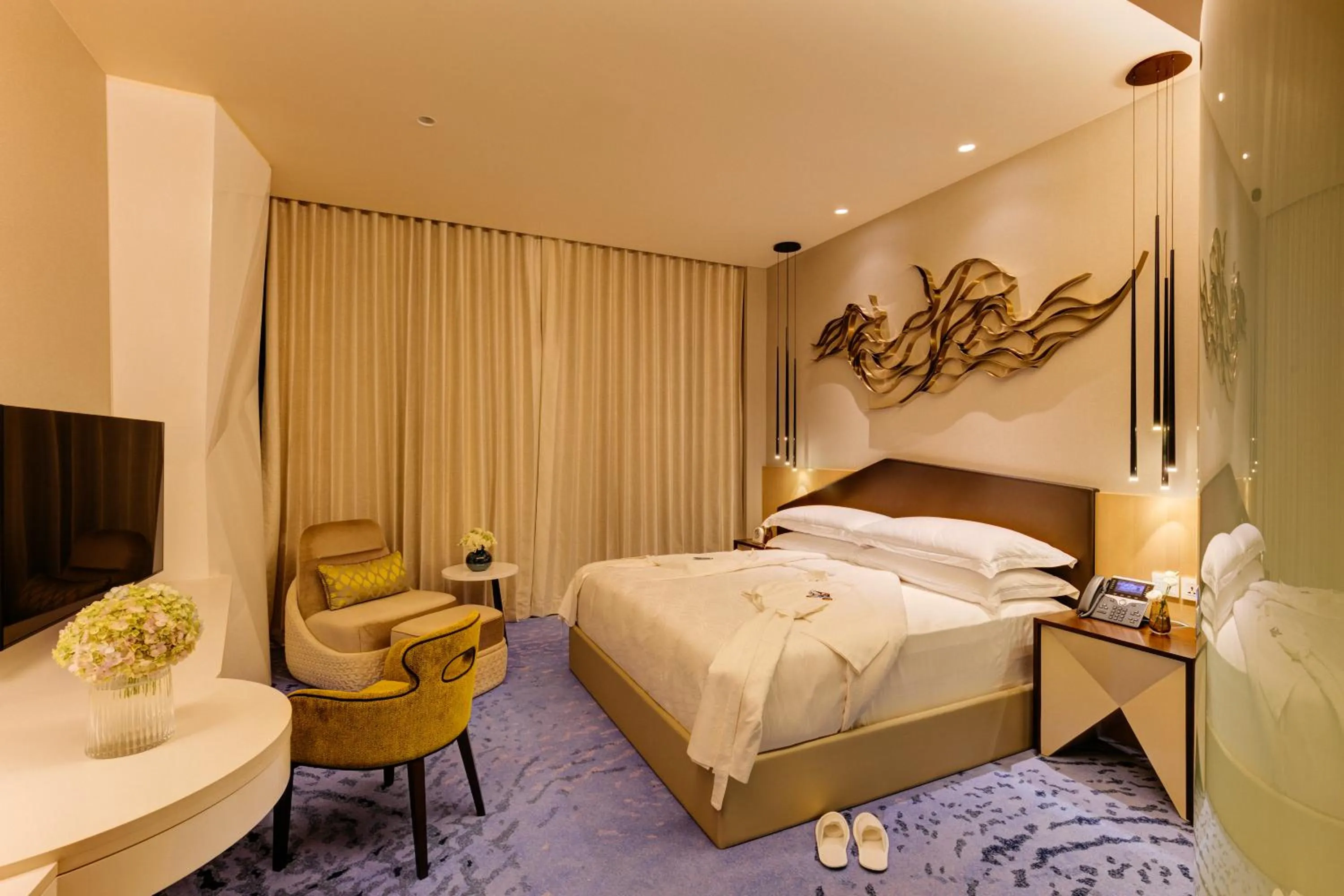 Bedroom, Bed in Cinnamon Life at City of Dreams