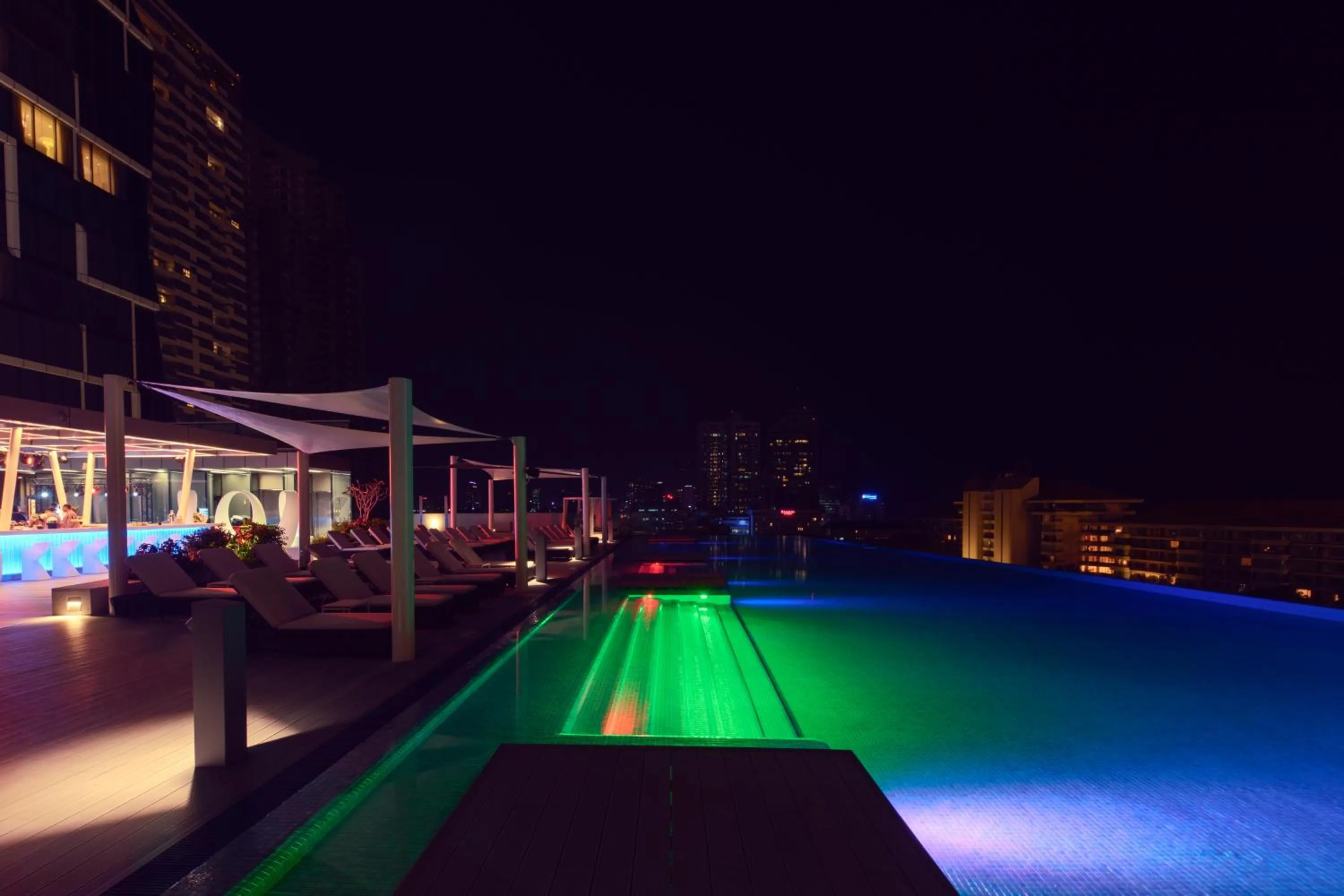 Restaurant/places to eat in Cinnamon Life at City of Dreams