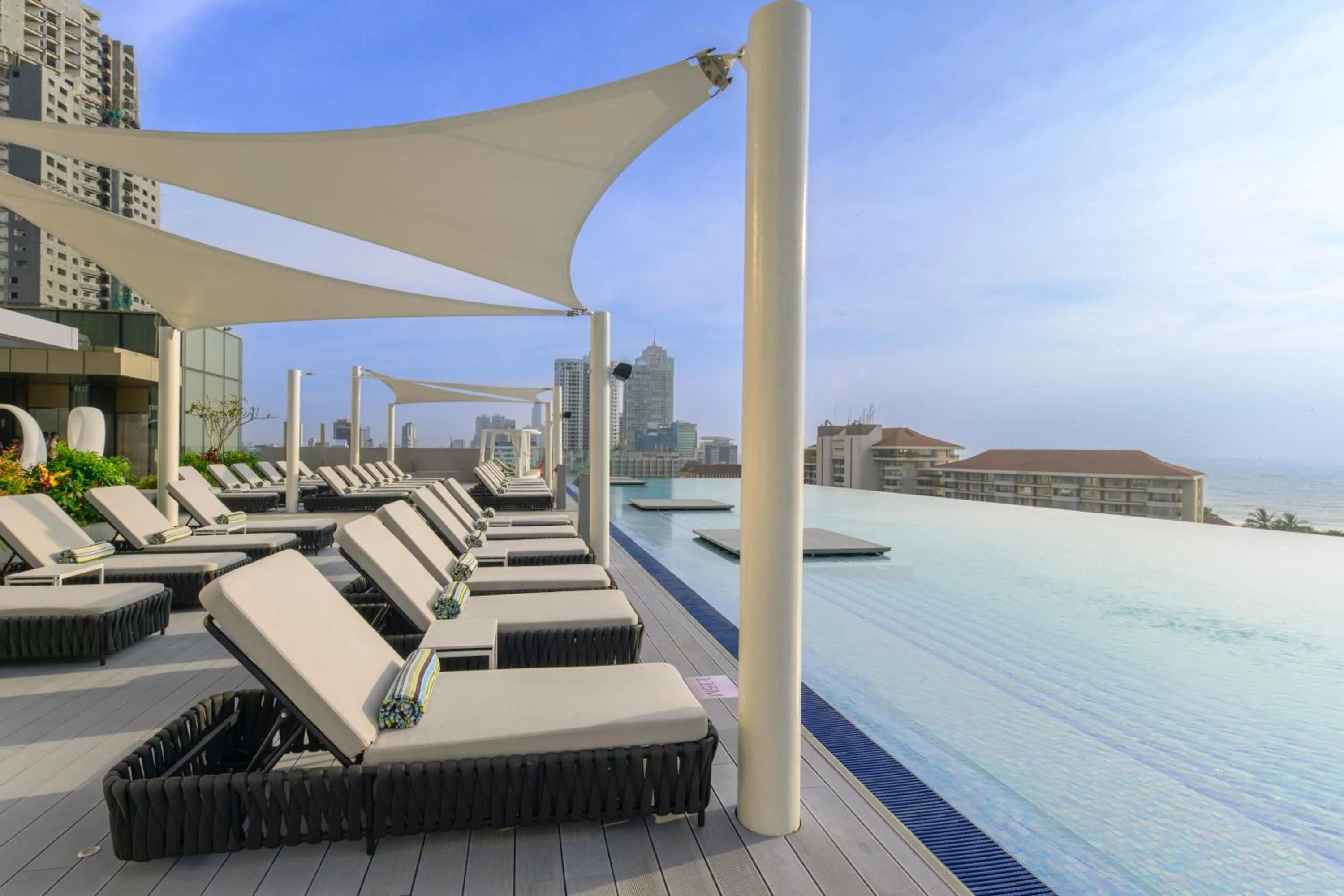 Restaurant/places to eat in Cinnamon Life at City of Dreams