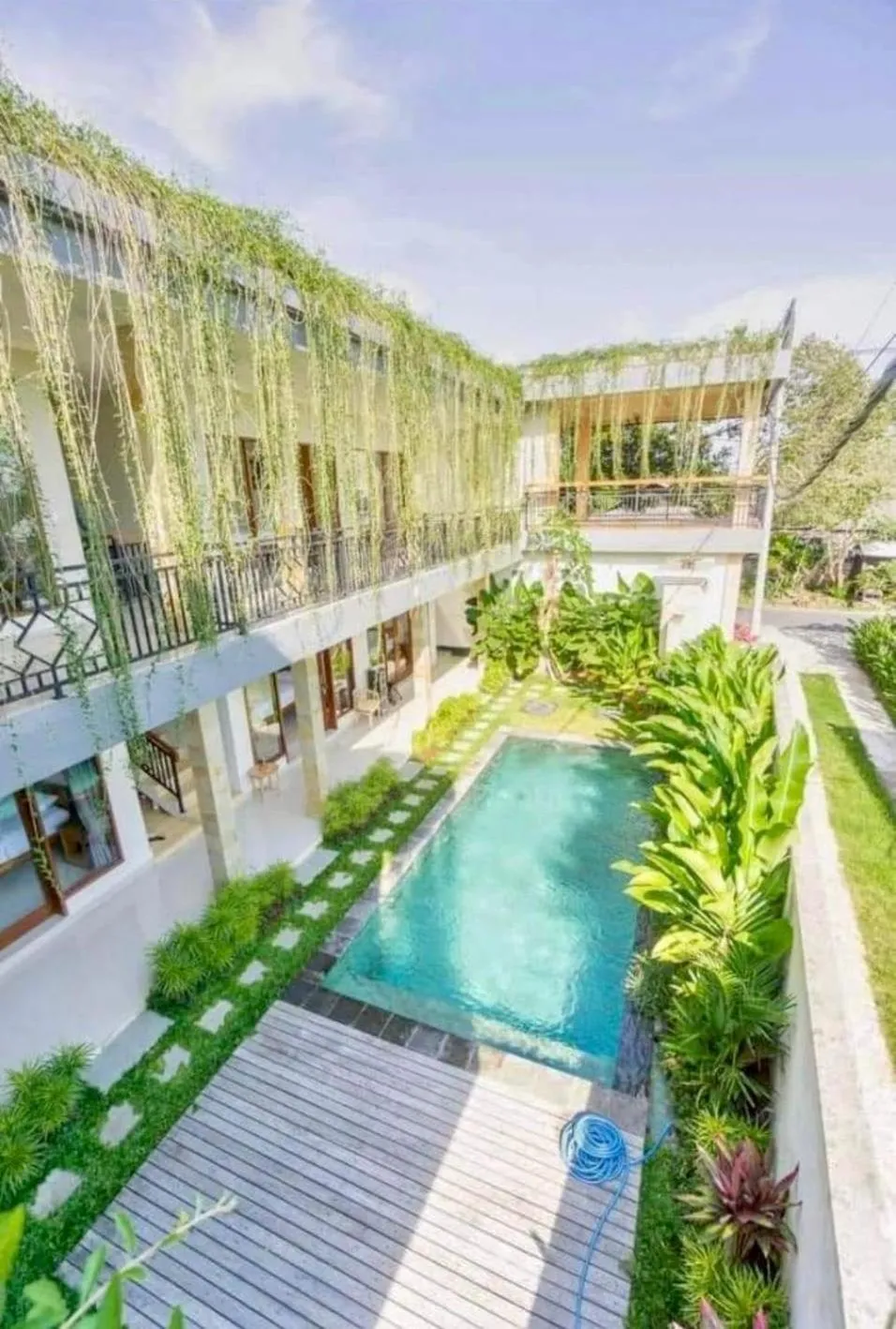 Property building in D'tegal Guest House- Tropical Courtyard in Canggu