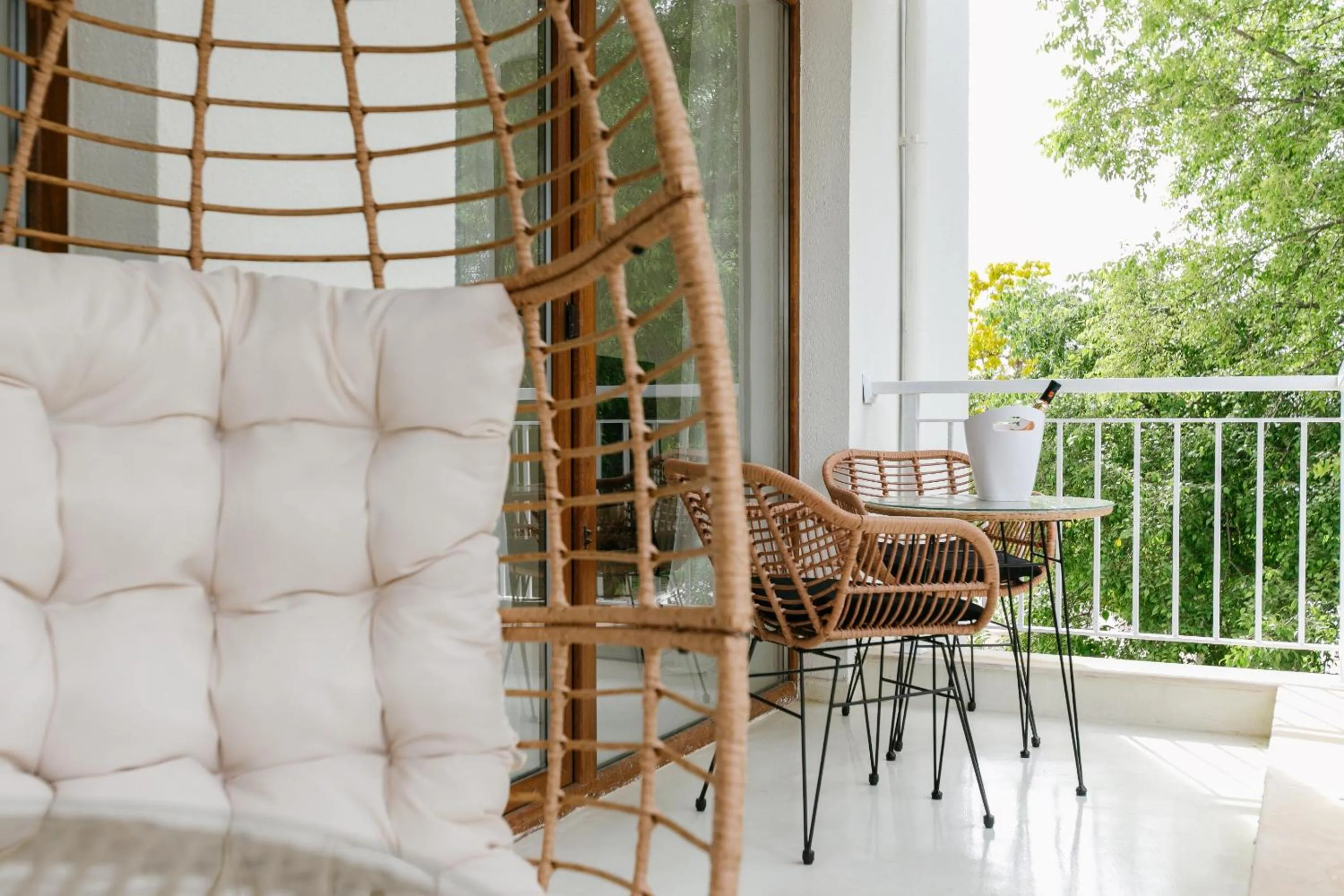 Day in PARADISE Bay Hotel