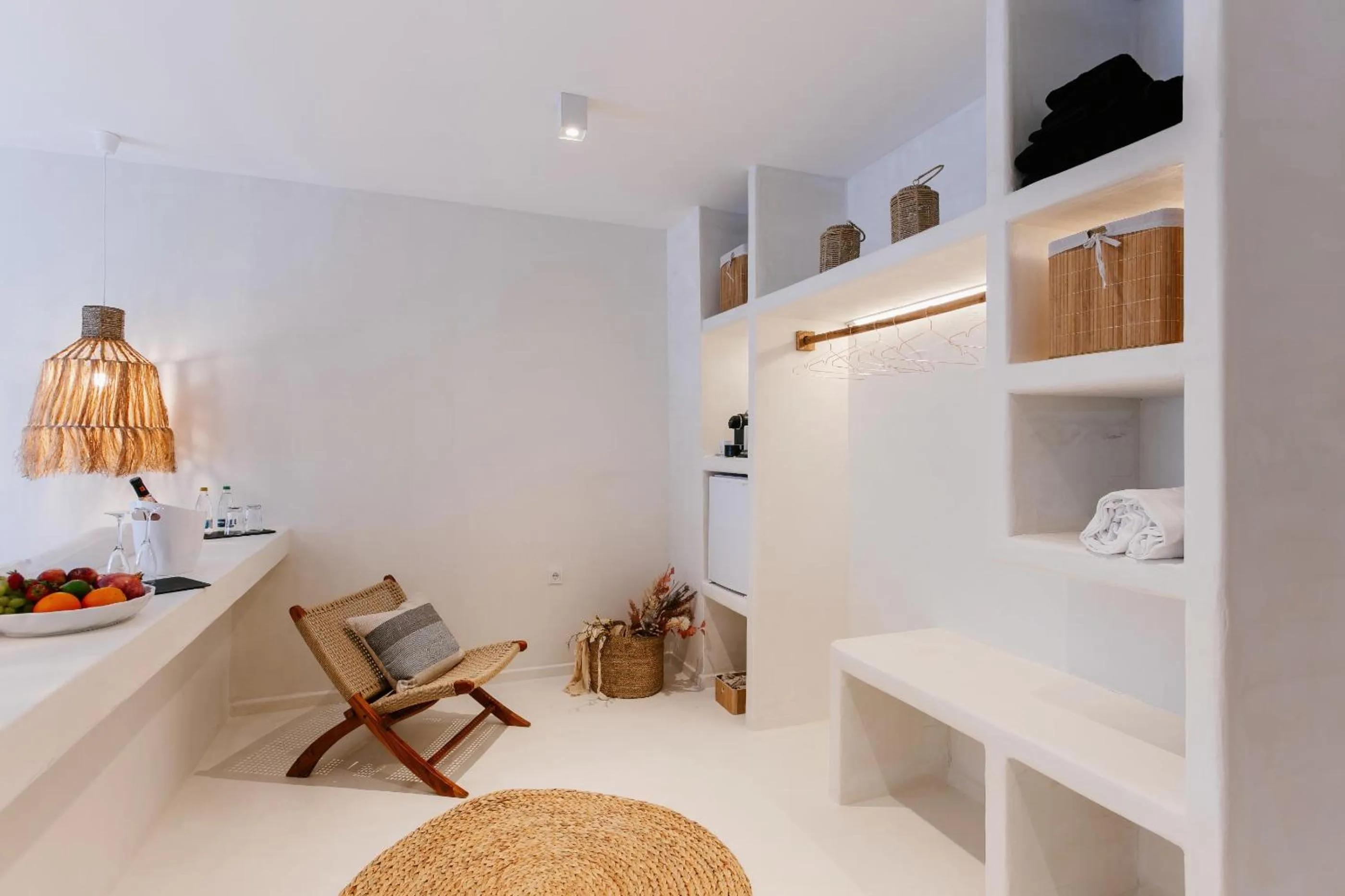 Living room, Bed in PARADISE Bay Hotel